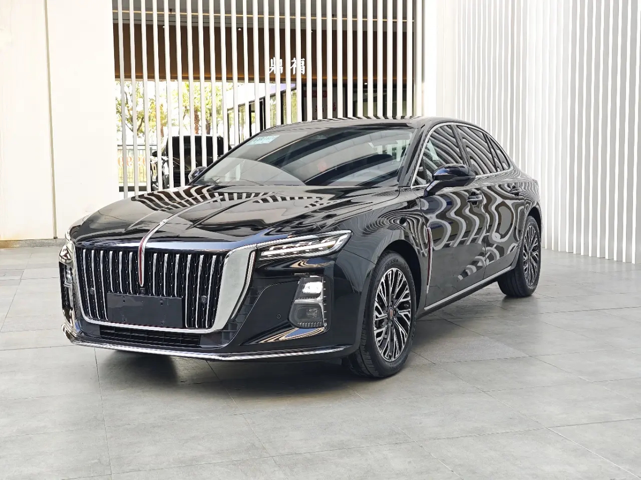 Hongqi H5  из Китая