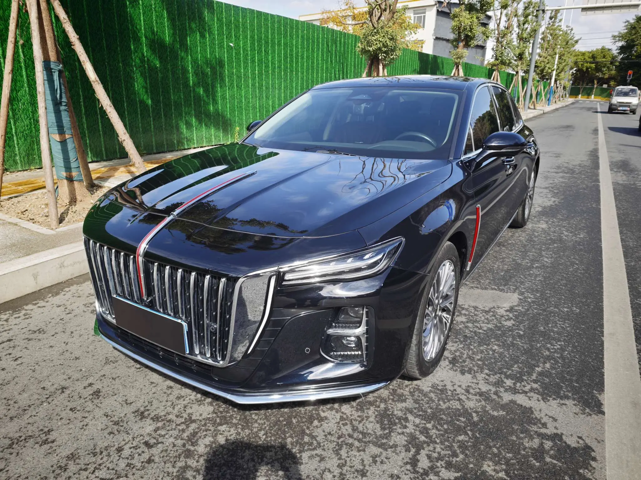 Hongqi H5  из Китая