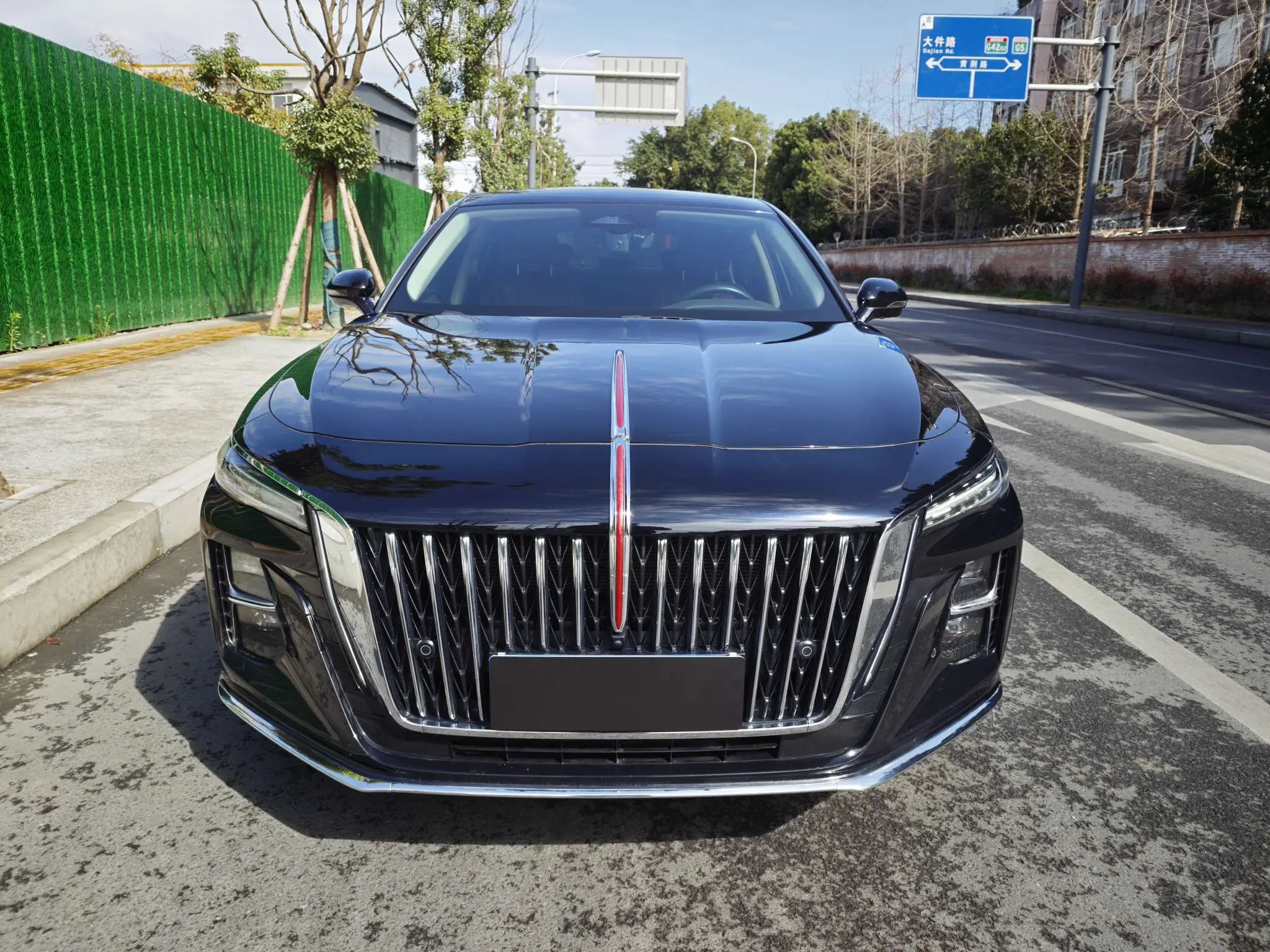 Hongqi H5  из Китая