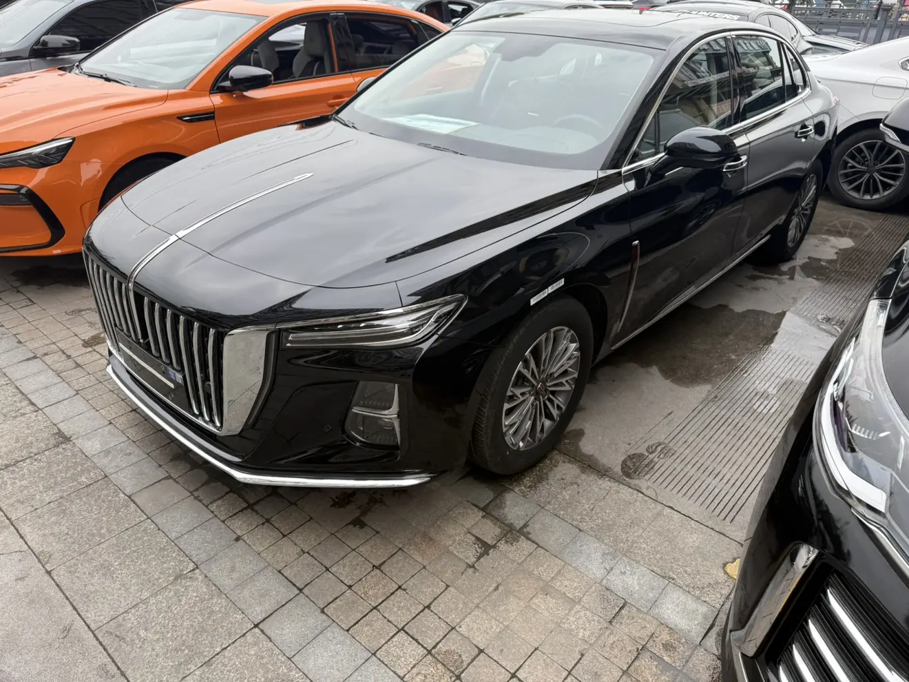 Hongqi H5  из Китая