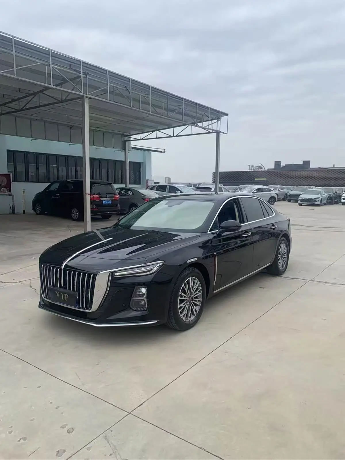 Hongqi H5  из Китая