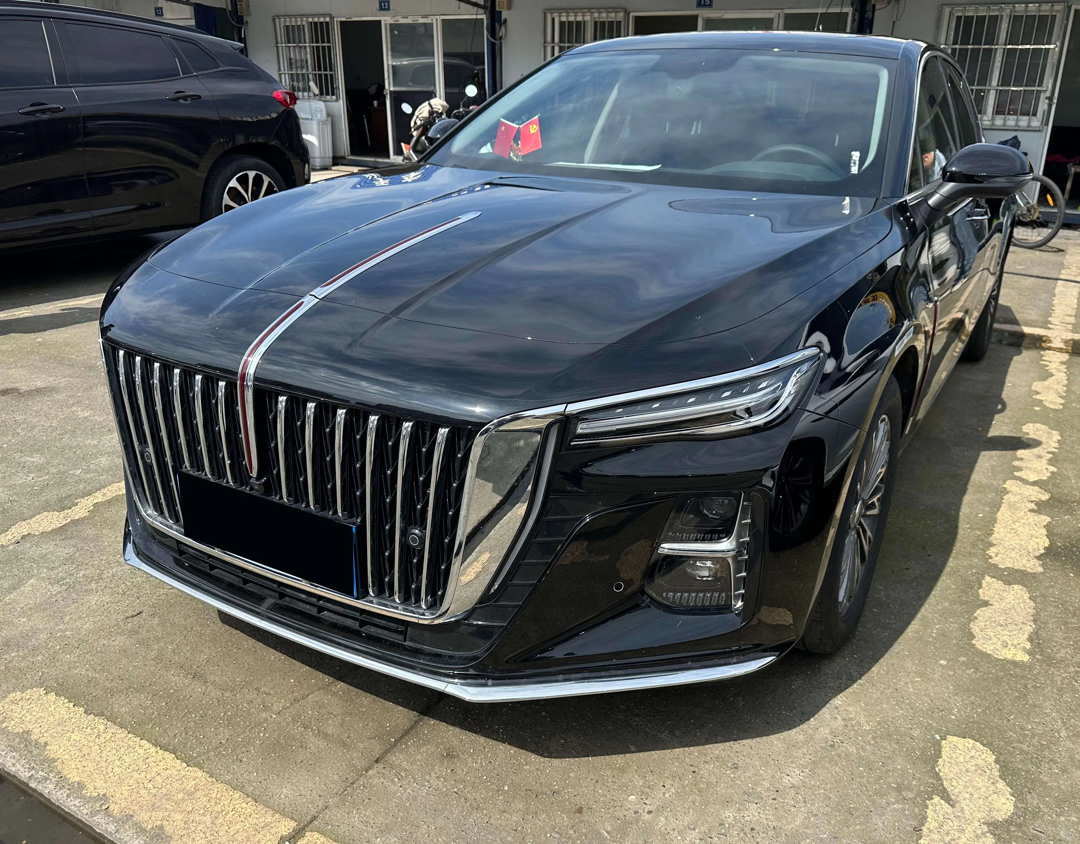 Hongqi H5  из Китая