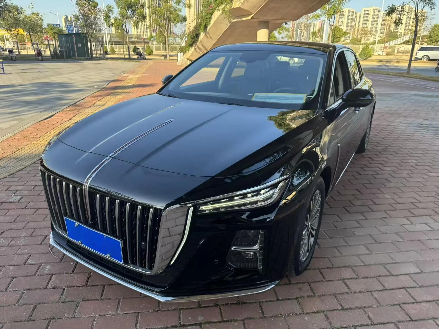 Hongqi H5  из Китая