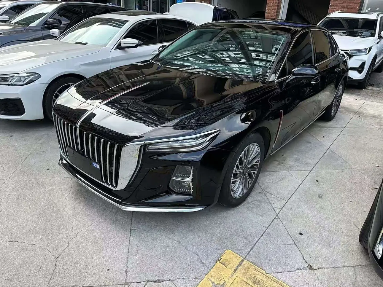 Hongqi H5  из Китая