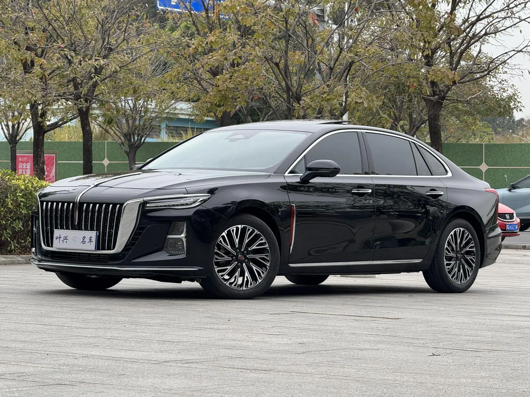 Hongqi H5  из Китая