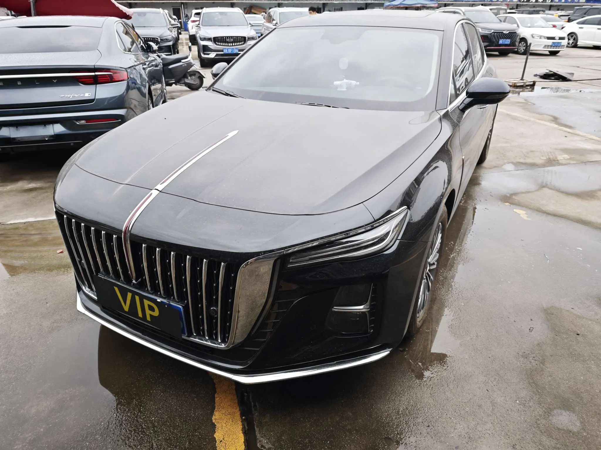 Hongqi H5  из Китая