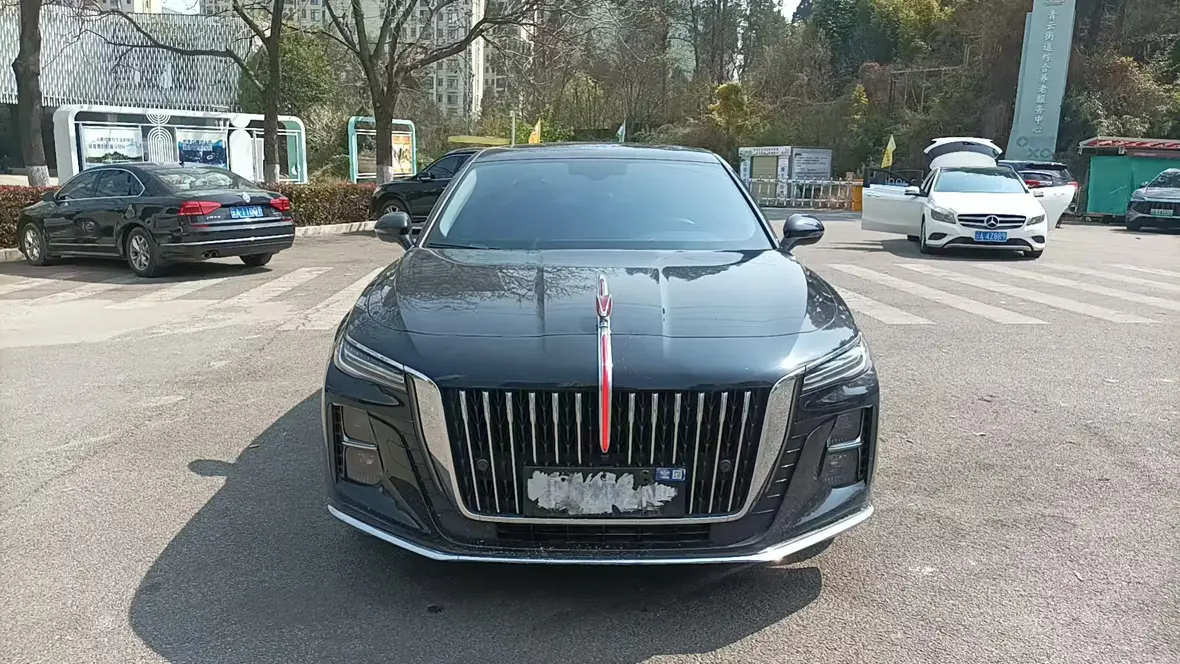 Hongqi H5  из Китая