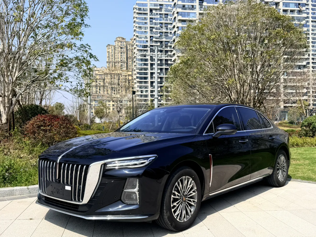Hongqi H5  из Китая