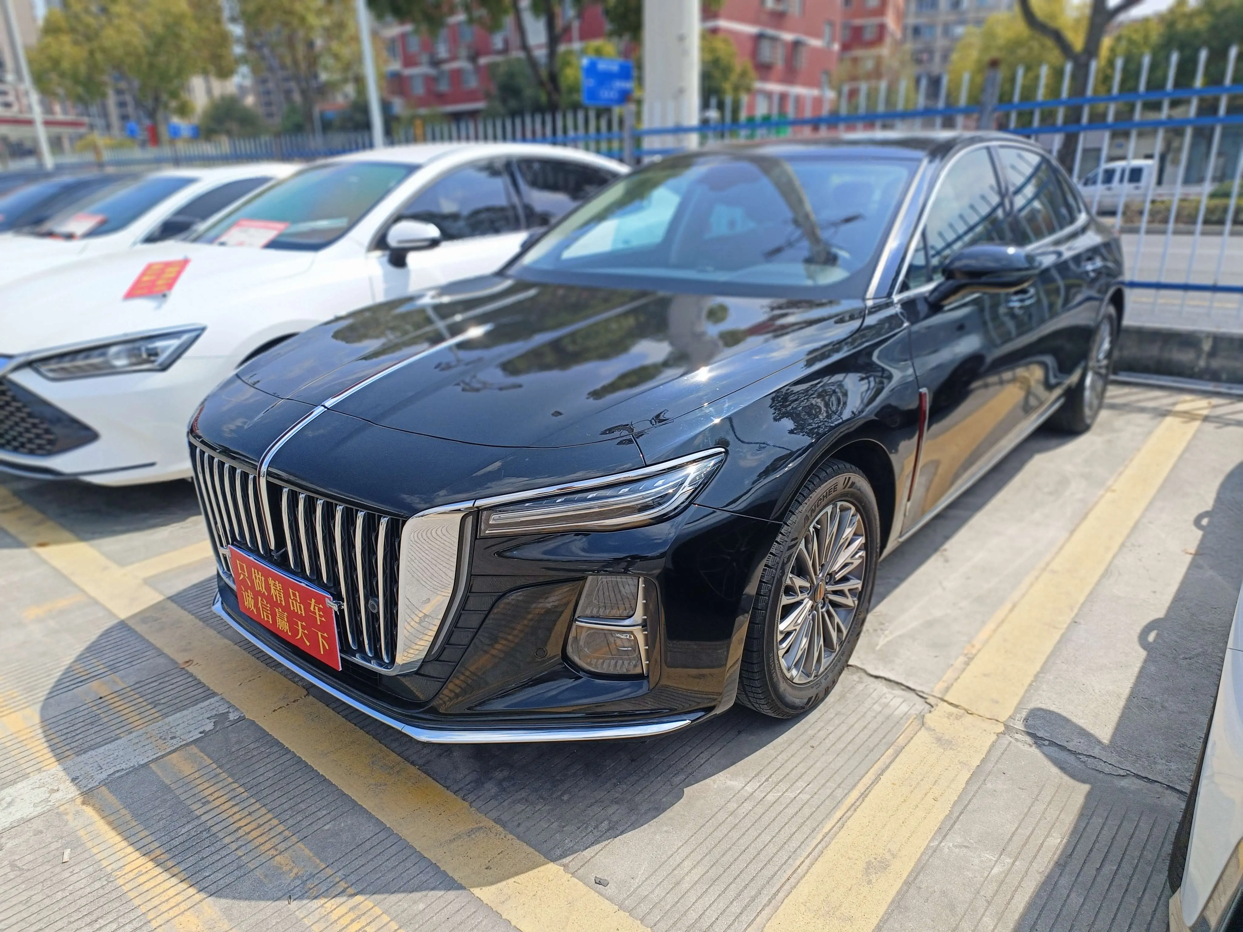Hongqi H5  из Китая