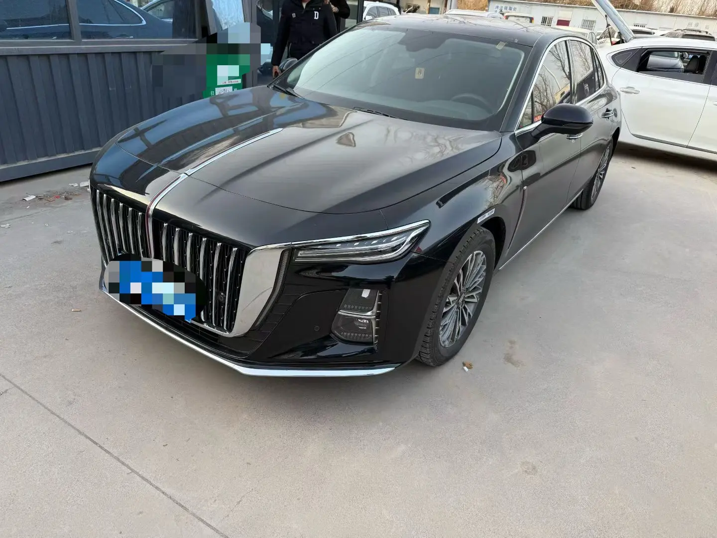 Hongqi H5  из Китая