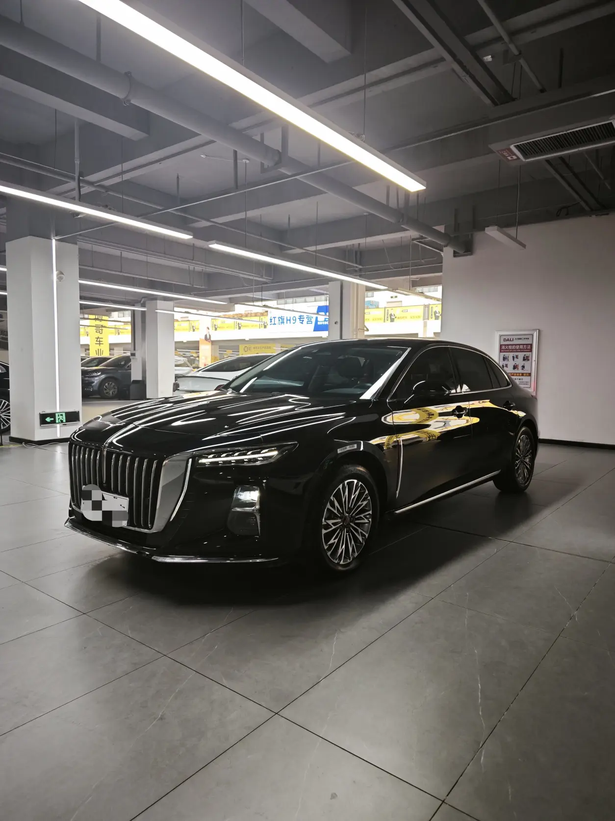 Hongqi H5  из Китая