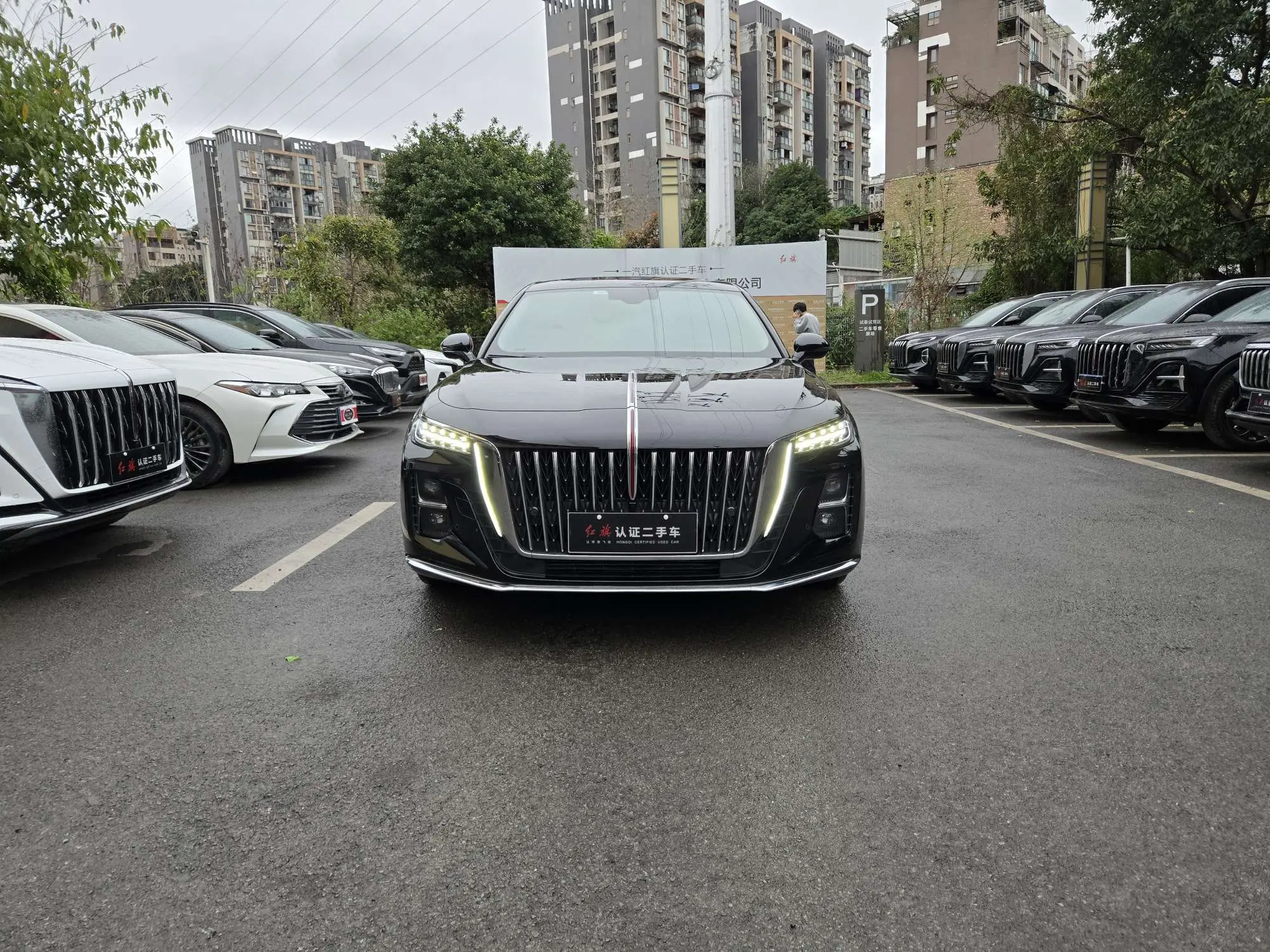 Hongqi H5  из Китая