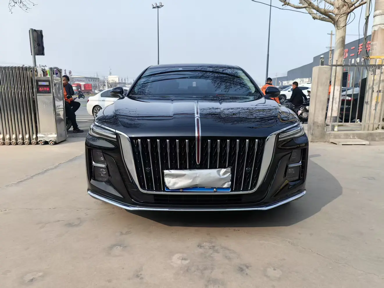 Hongqi H5  из Китая
