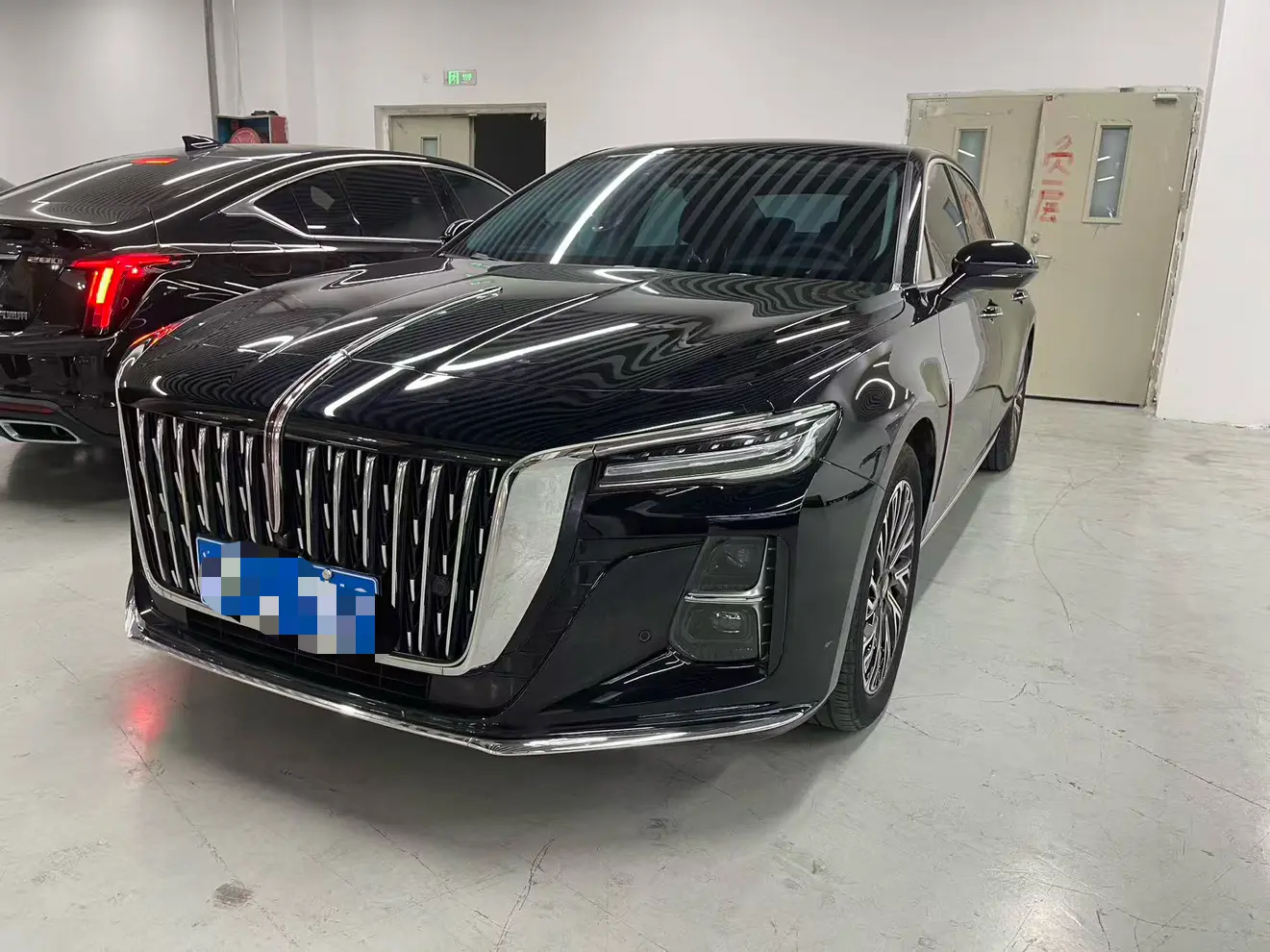 Hongqi H5  из Китая