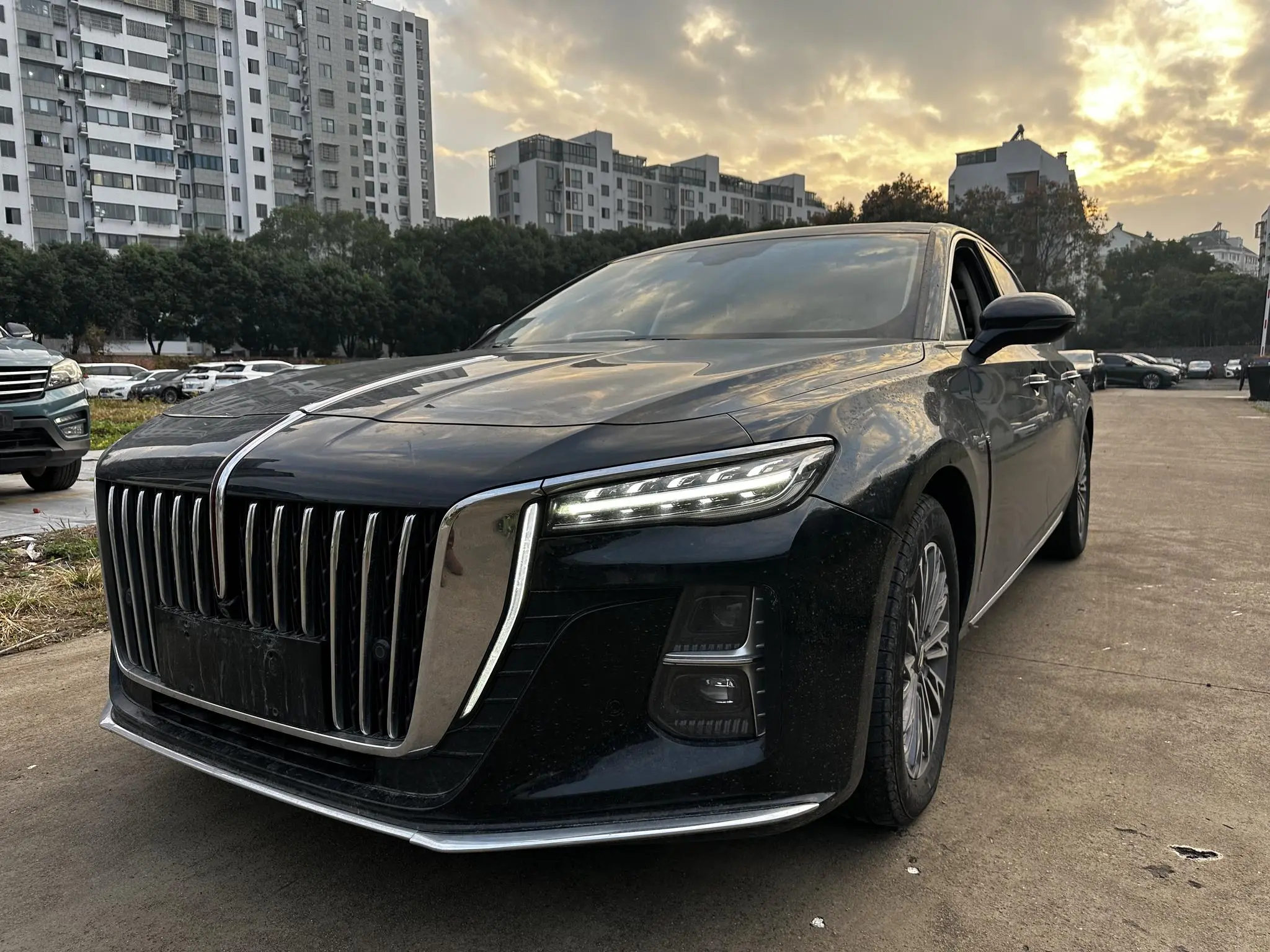 Hongqi H5  из Китая