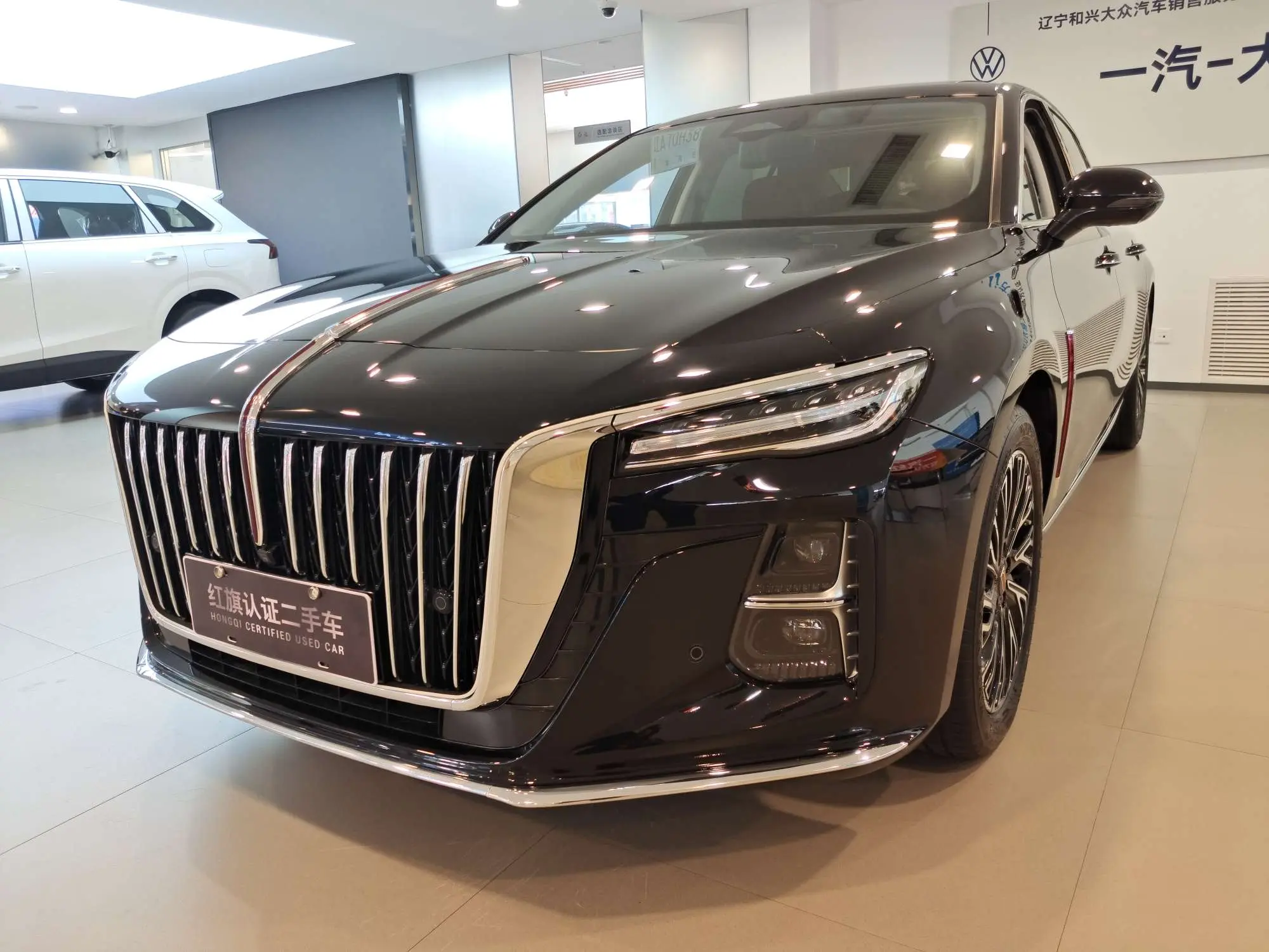 Hongqi H5  из Китая