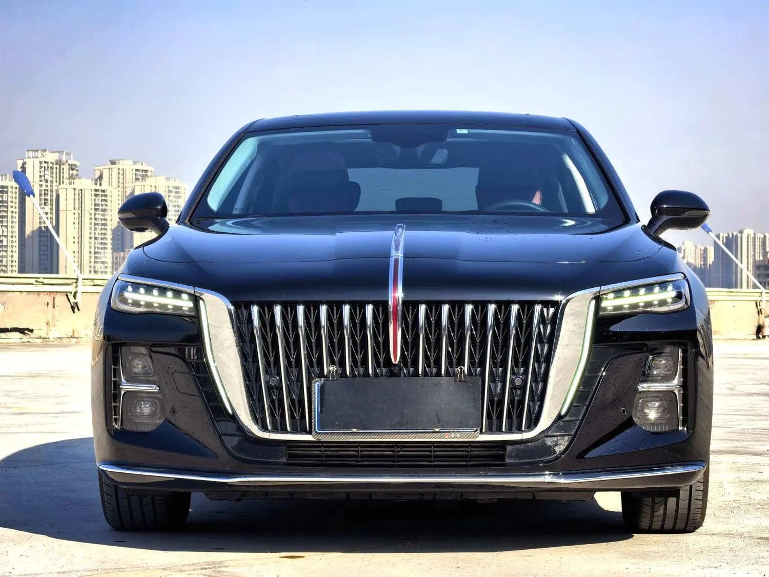 Hongqi H5  из Китая