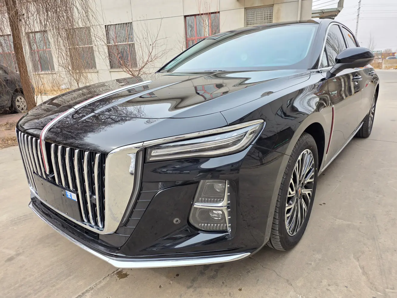 Hongqi H5  из Китая