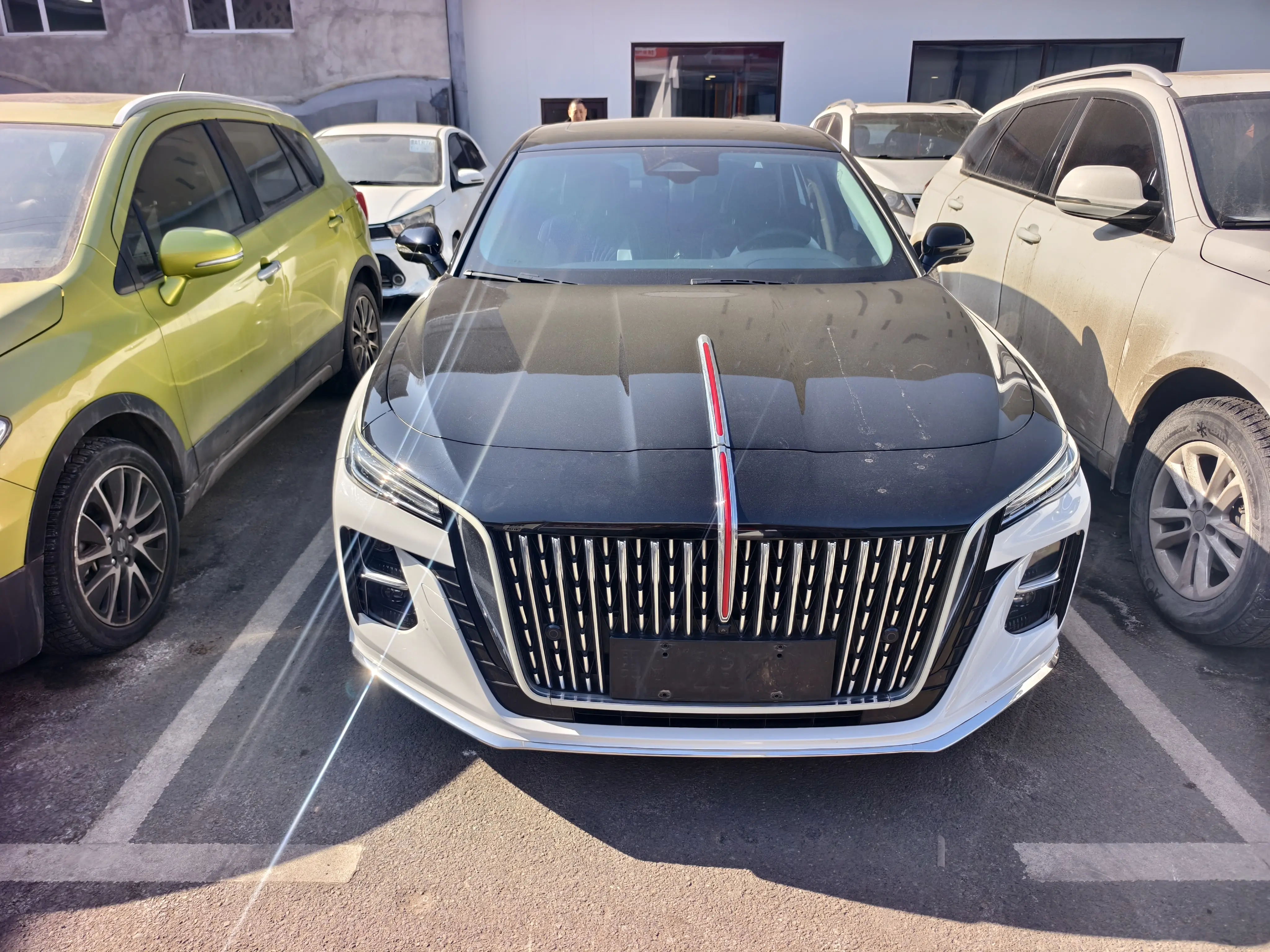 Hongqi H5  из Китая