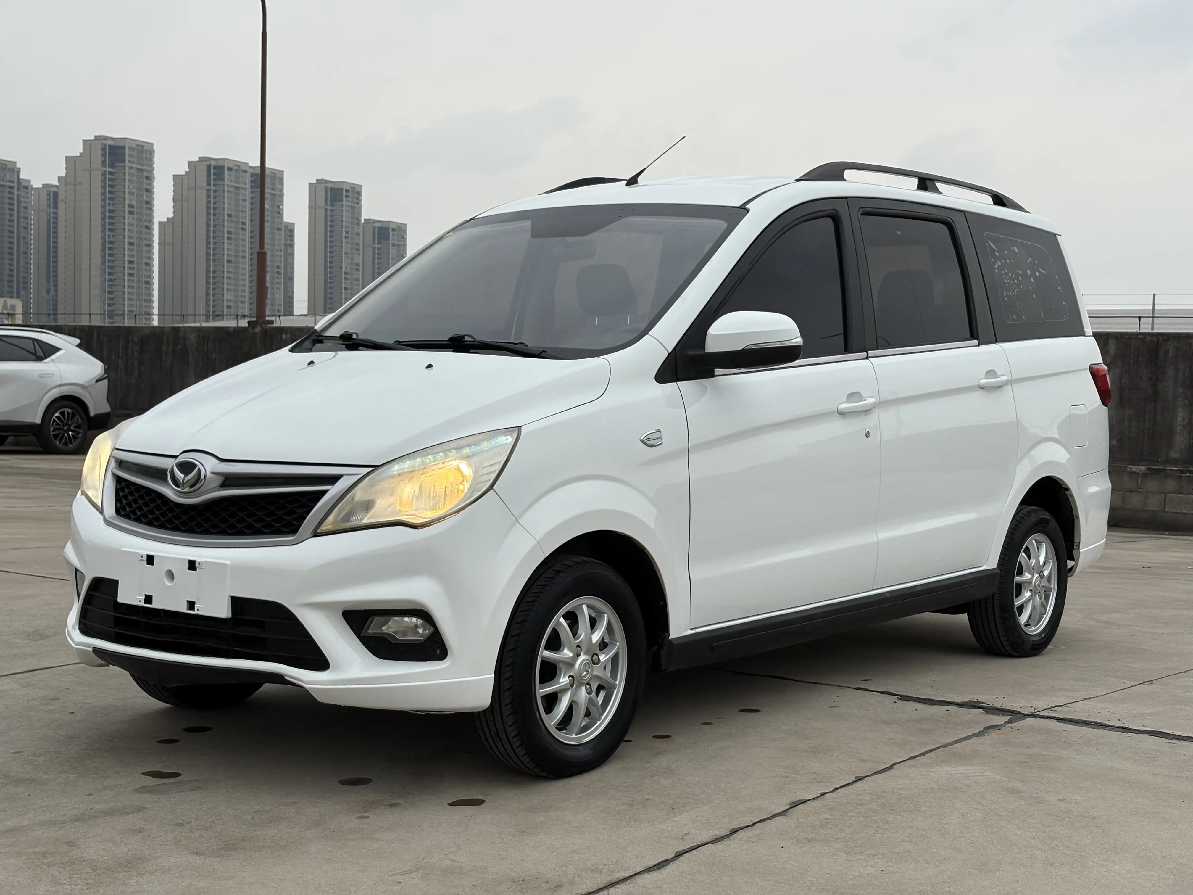 BAIC Huansu H2  из Китая