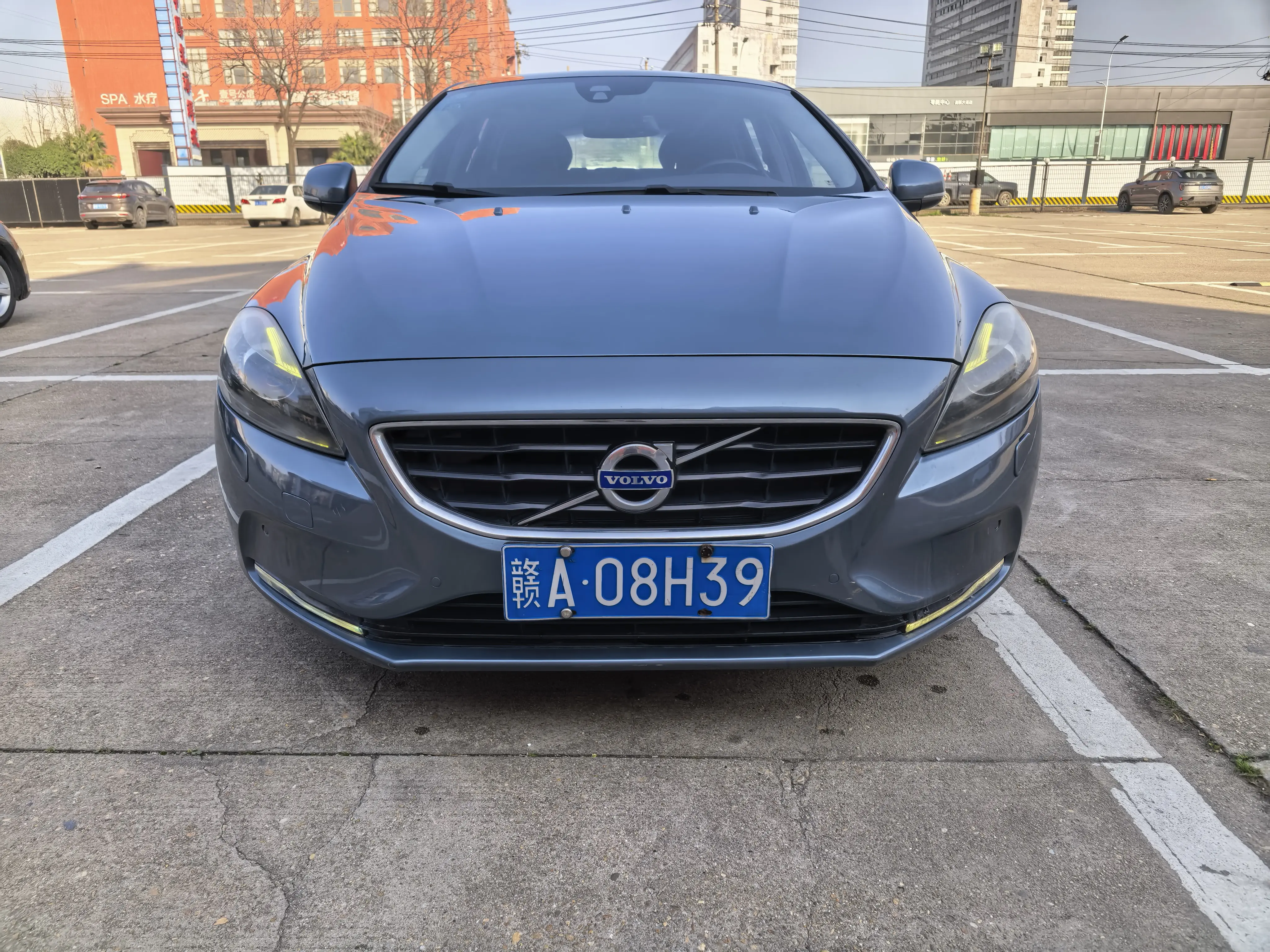 Volvo V40  из Китая