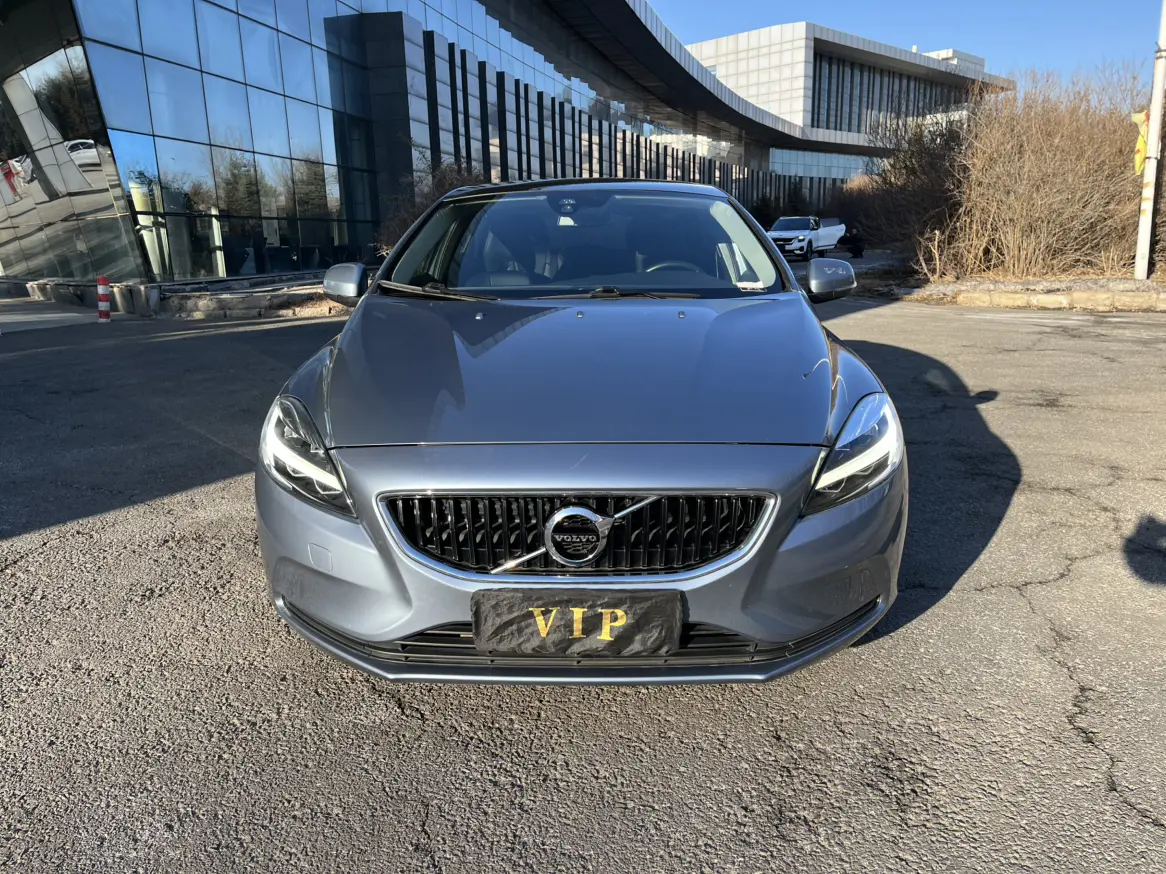 Volvo V40  из Китая