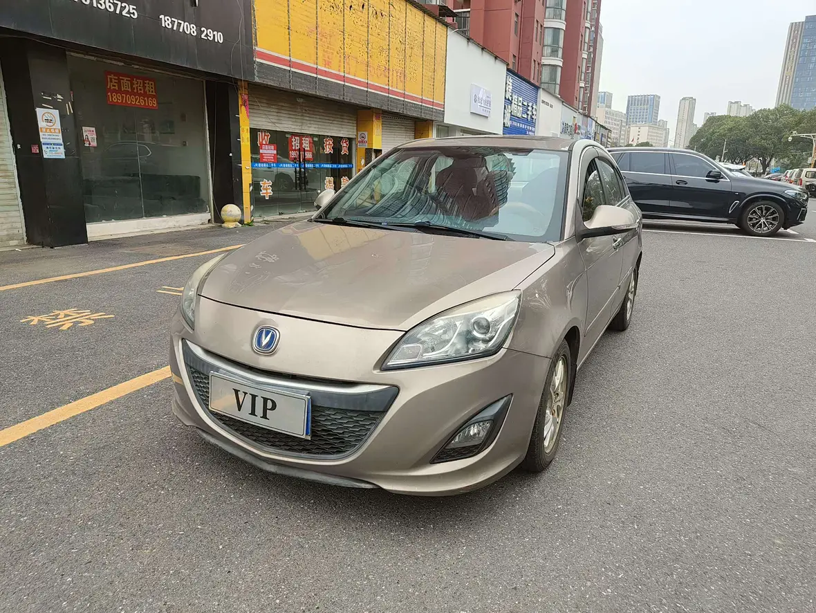 Changan Yuexiang V5  из Китая