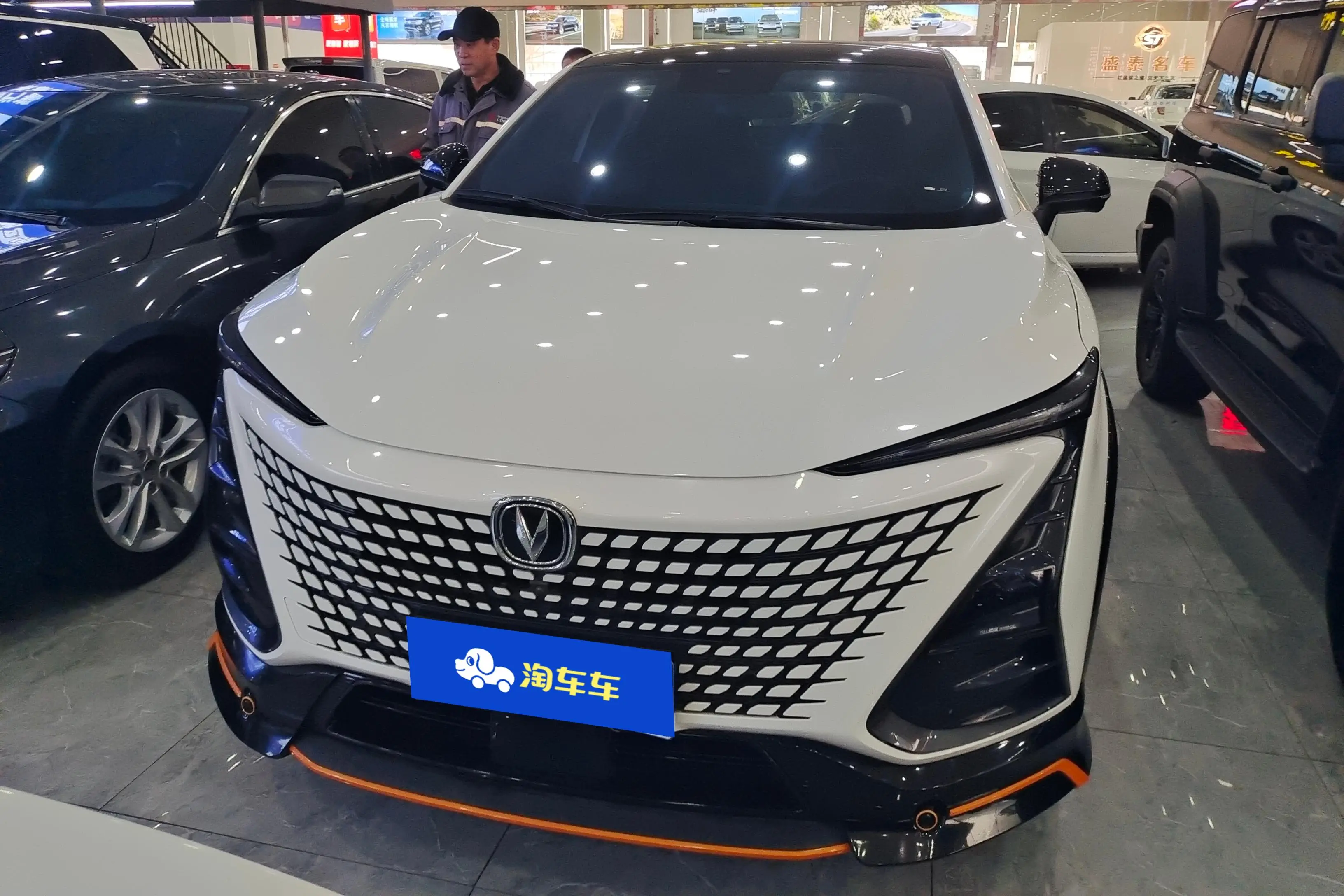 Changan UNI-T  из Китая