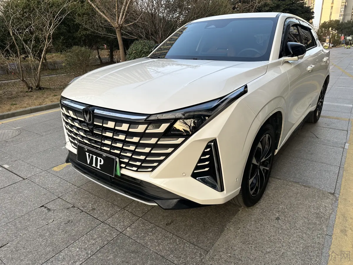 Changan UNI-Z PHEV  из Китая