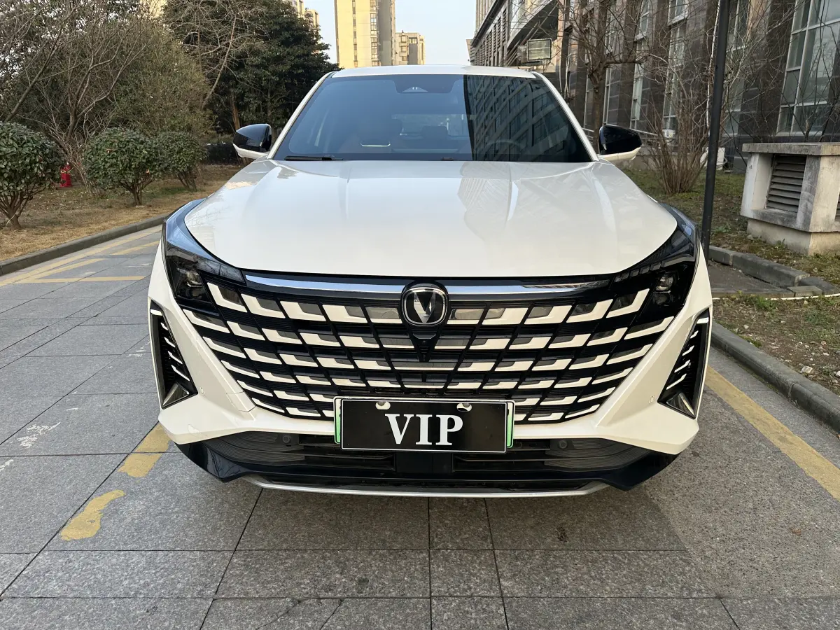 Changan UNI-Z PHEV  из Китая