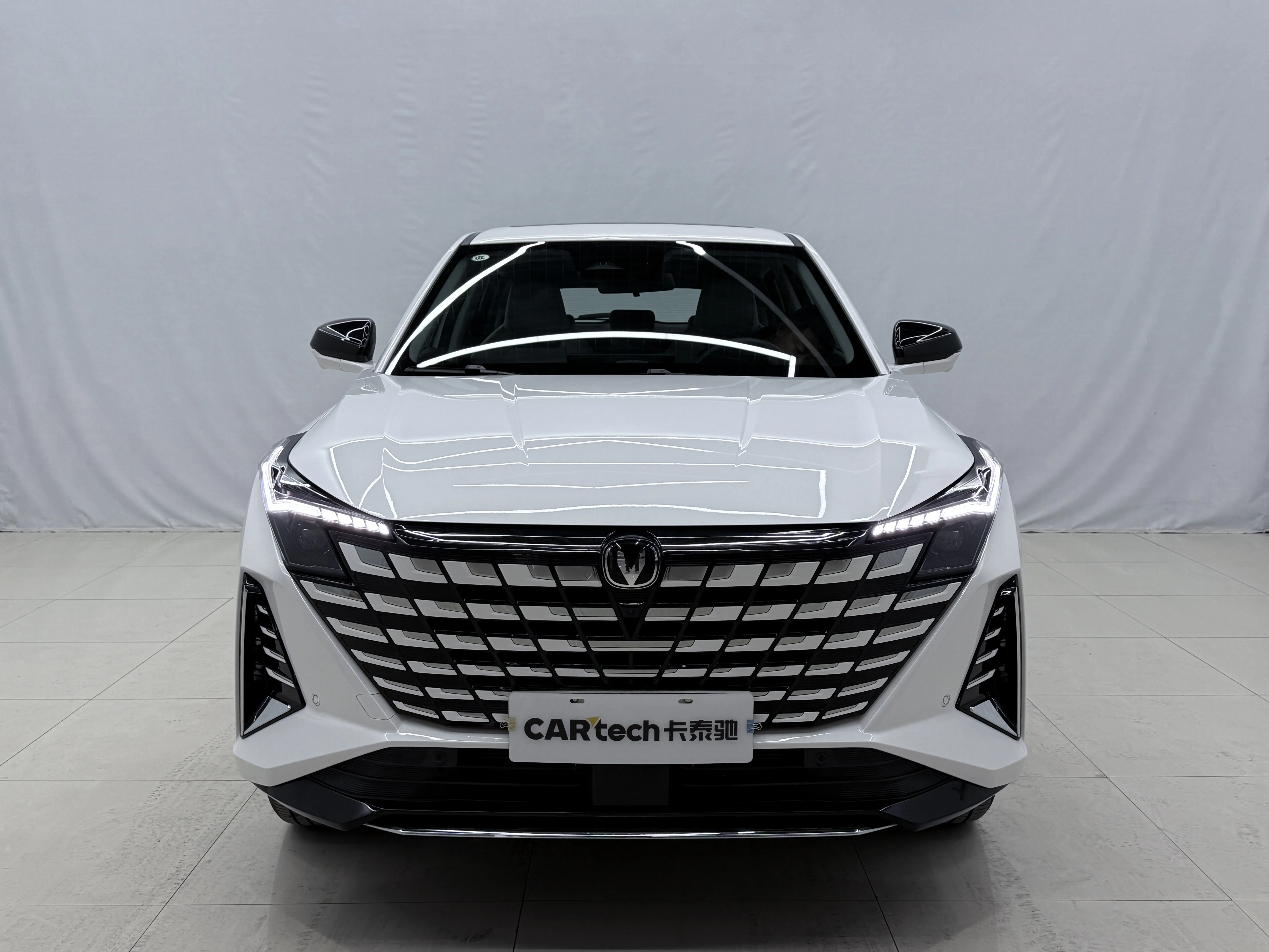 Changan UNI-Z PHEV  из Китая