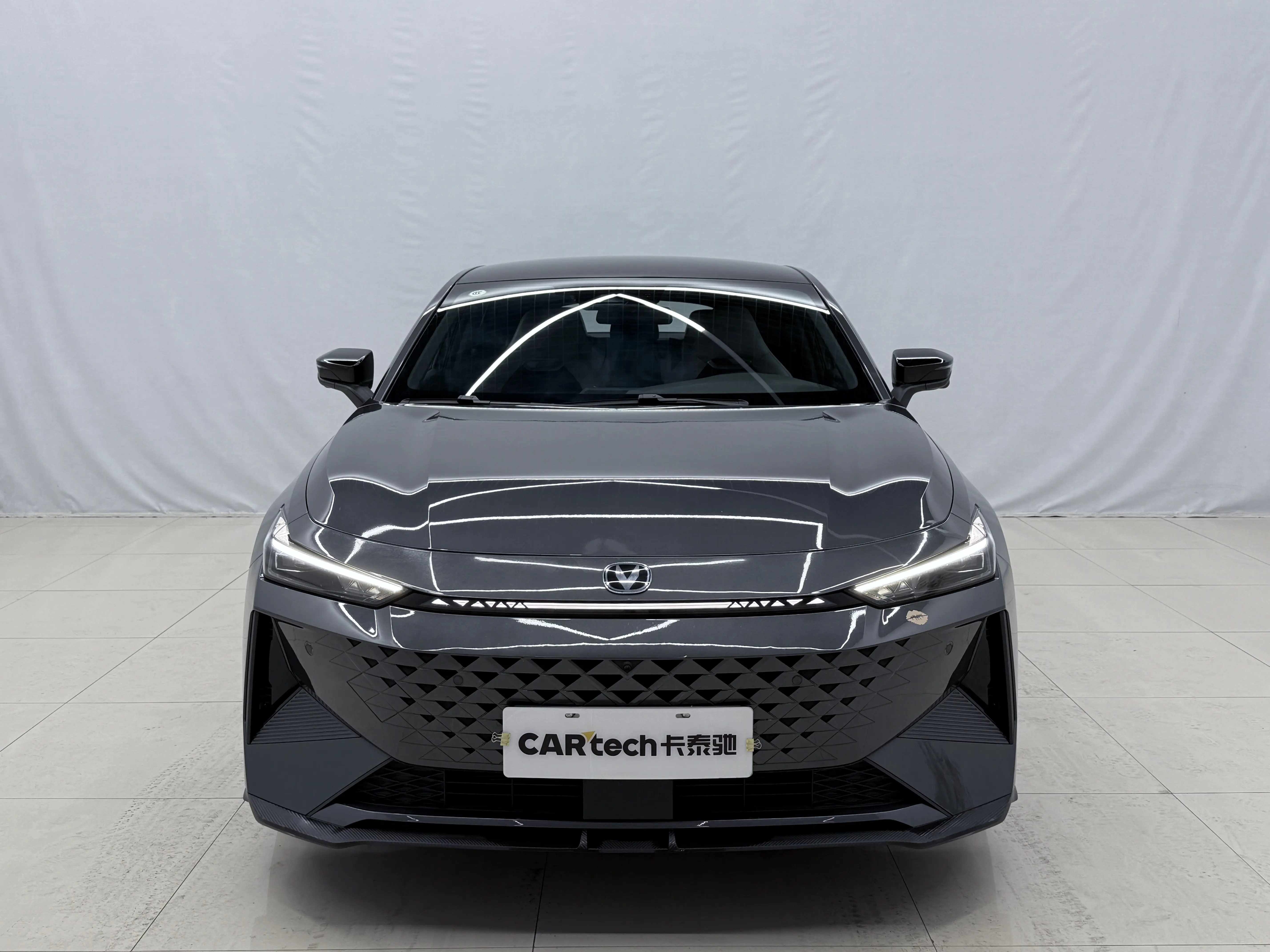 Changan UNI-V  из Китая