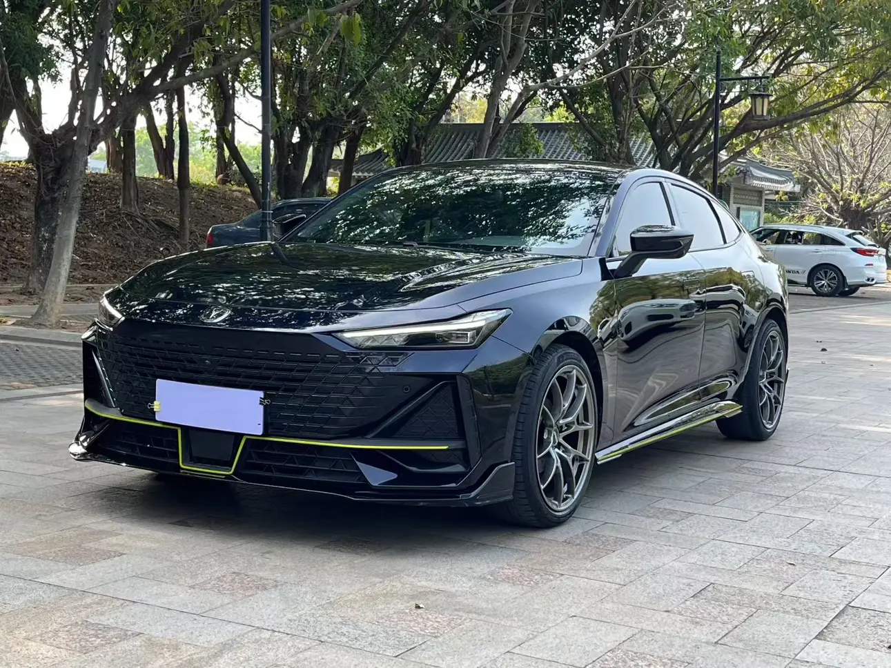 Changan UNI-V  из Китая