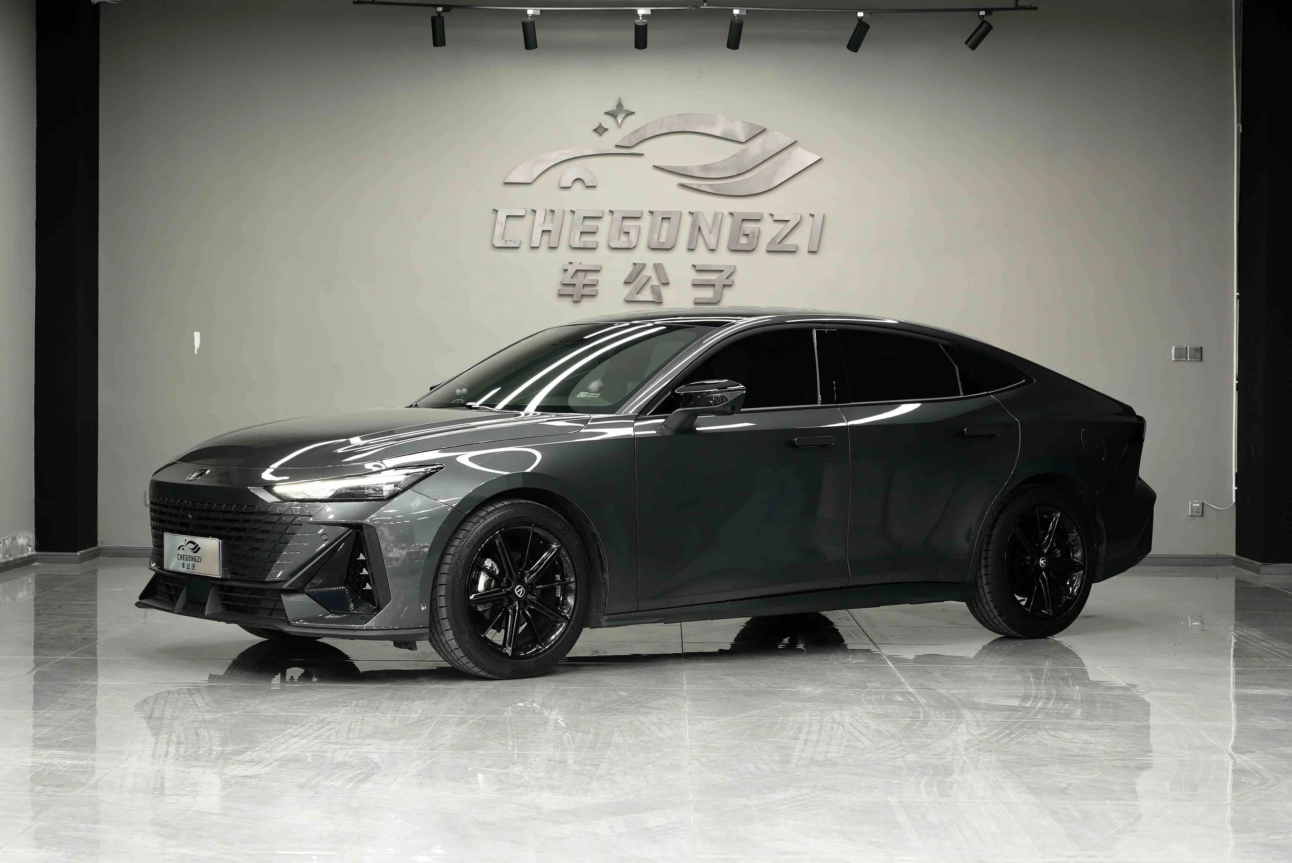 Changan UNI-V  из Китая