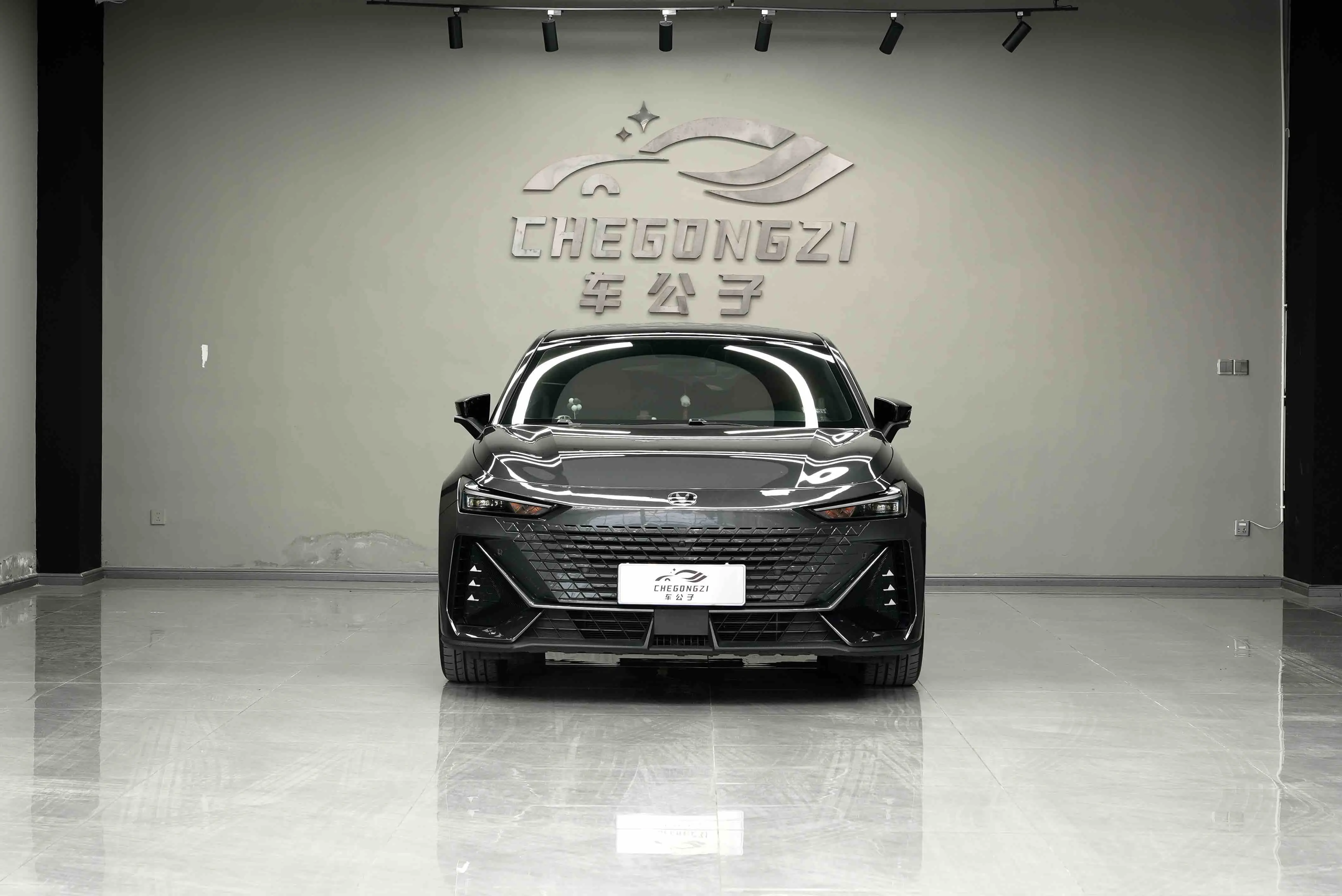 Changan UNI-V  из Китая