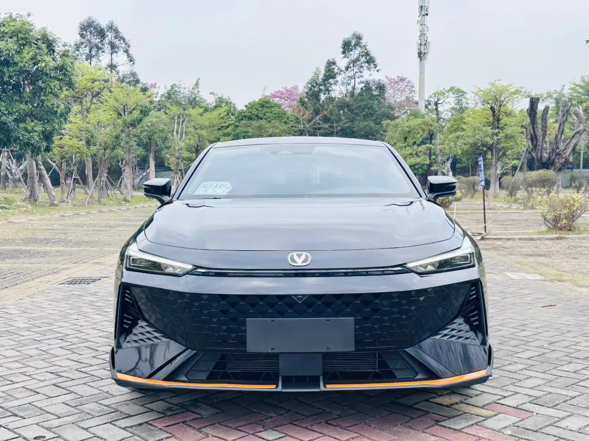 Changan UNI-V  из Китая