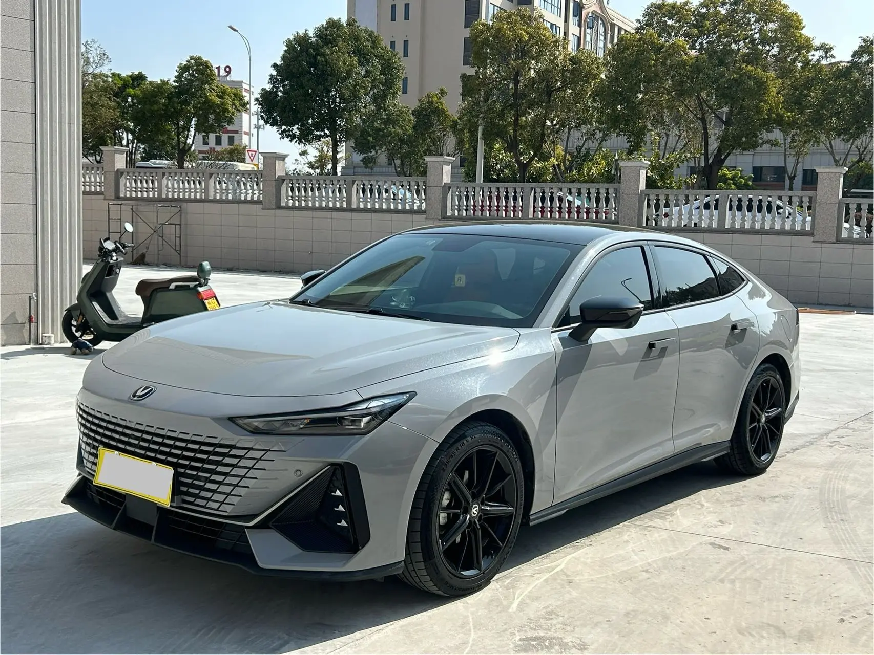 Changan UNI-V  из Китая