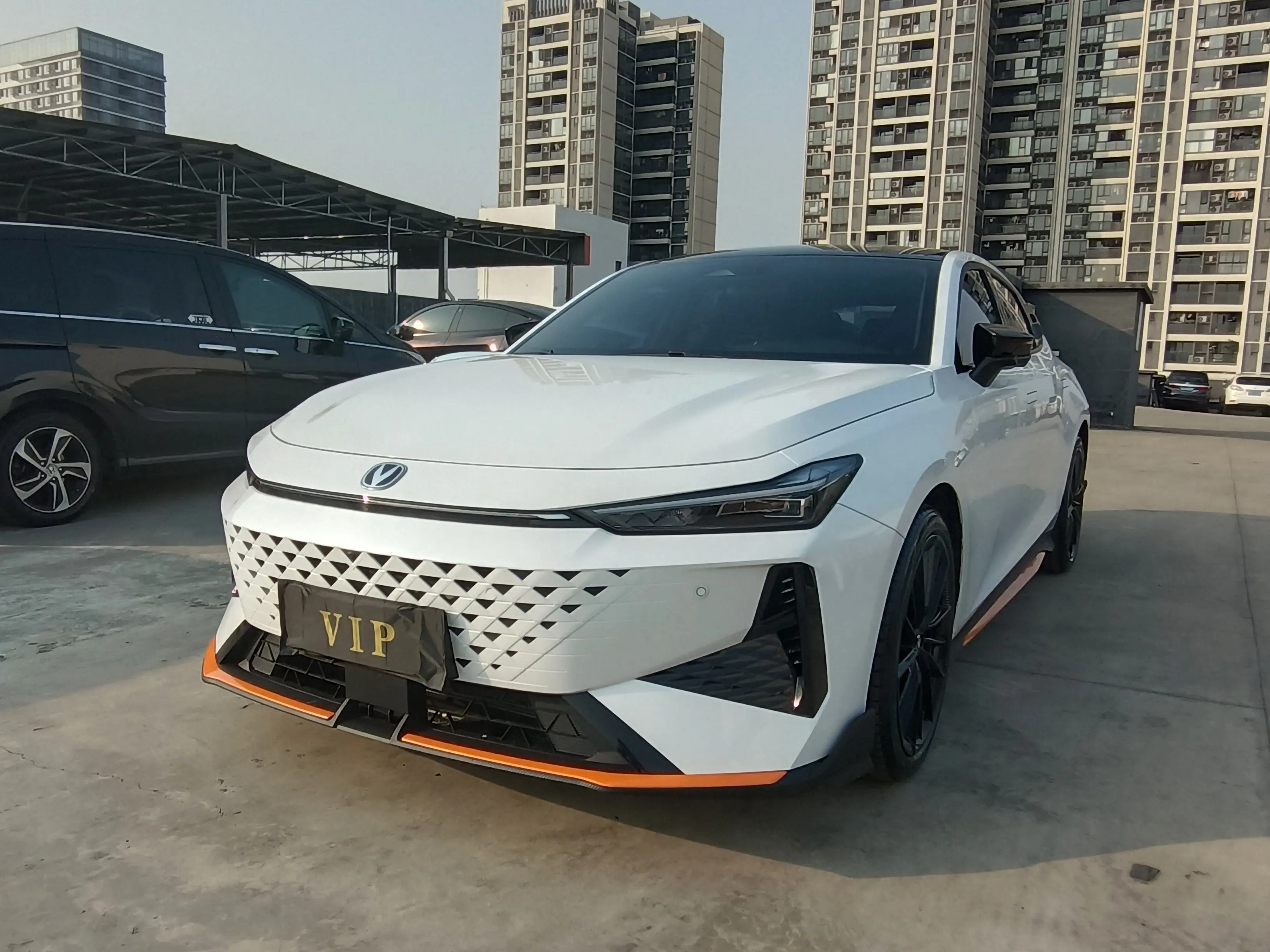 Changan UNI-V  из Китая