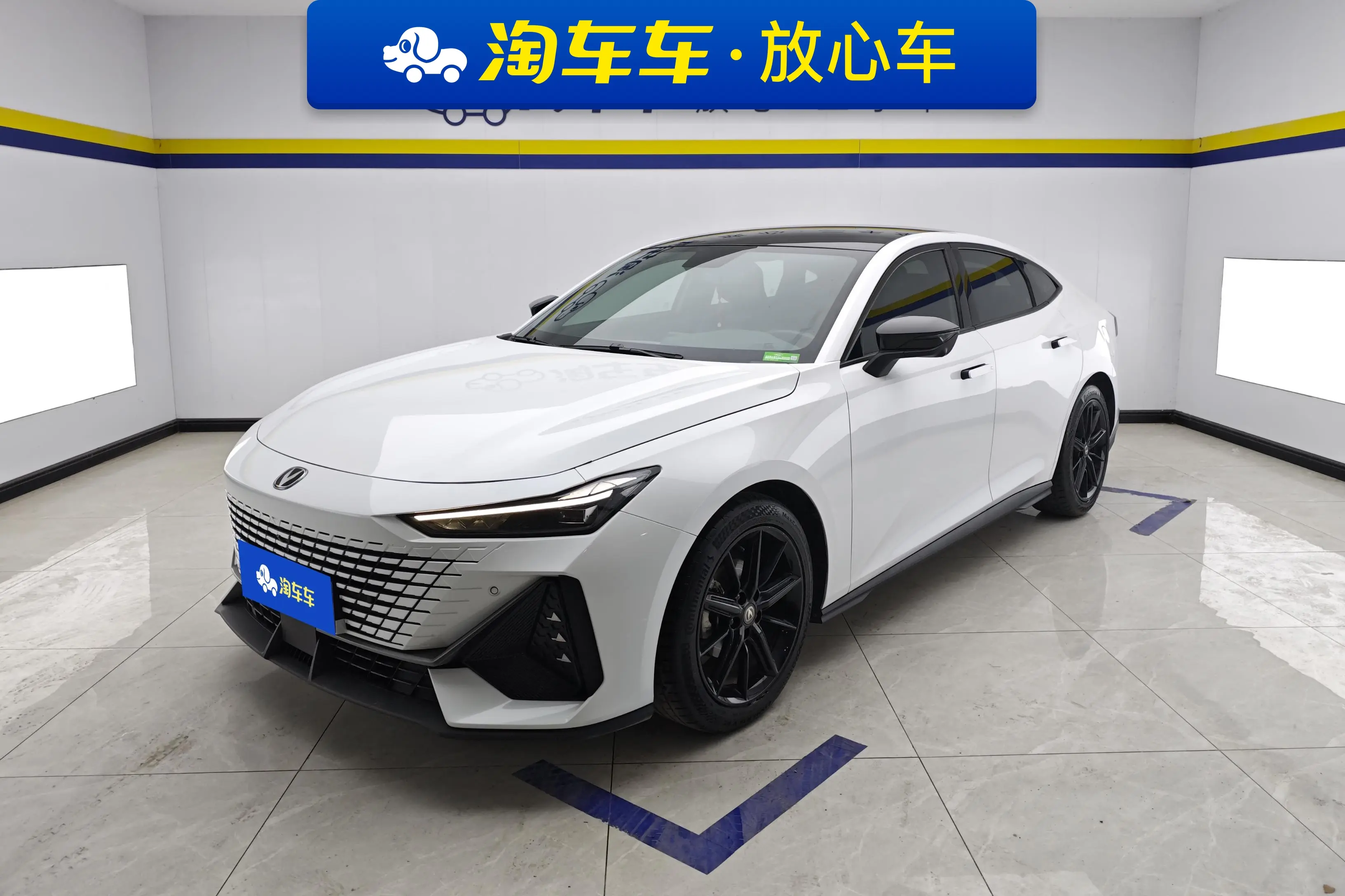 Changan UNI-V  из Китая