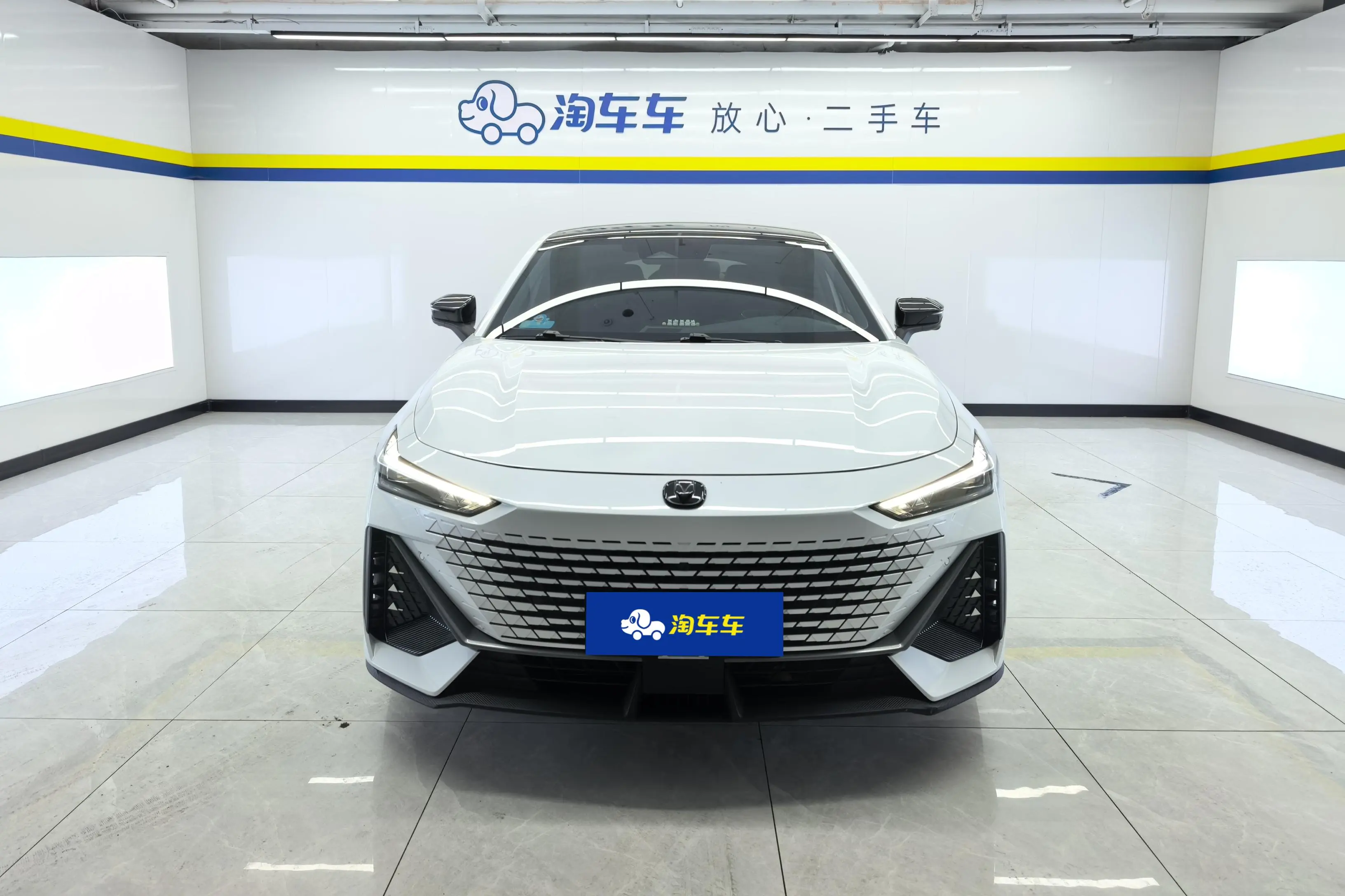 Changan UNI-V  из Китая