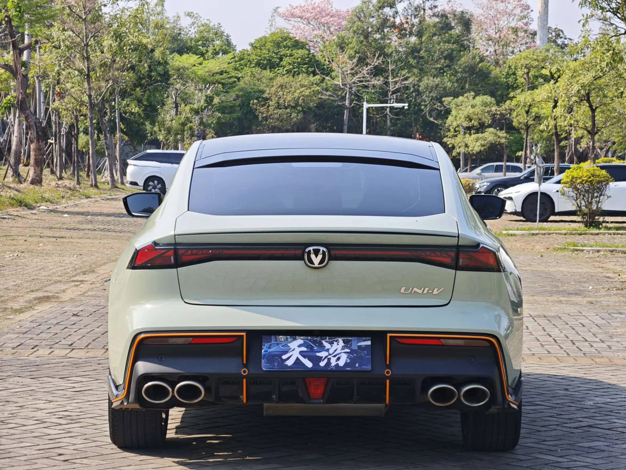 Changan UNI-V  из Китая