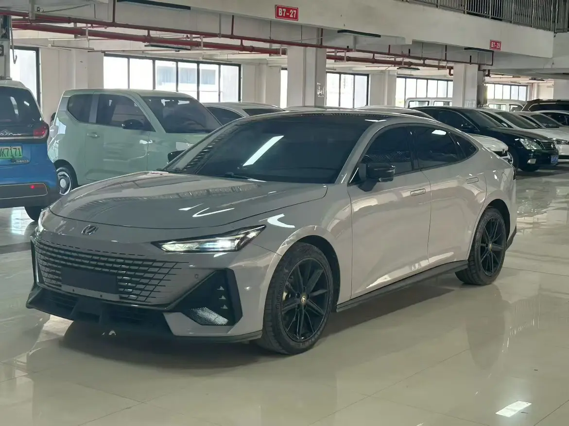 Changan UNI-V  из Китая