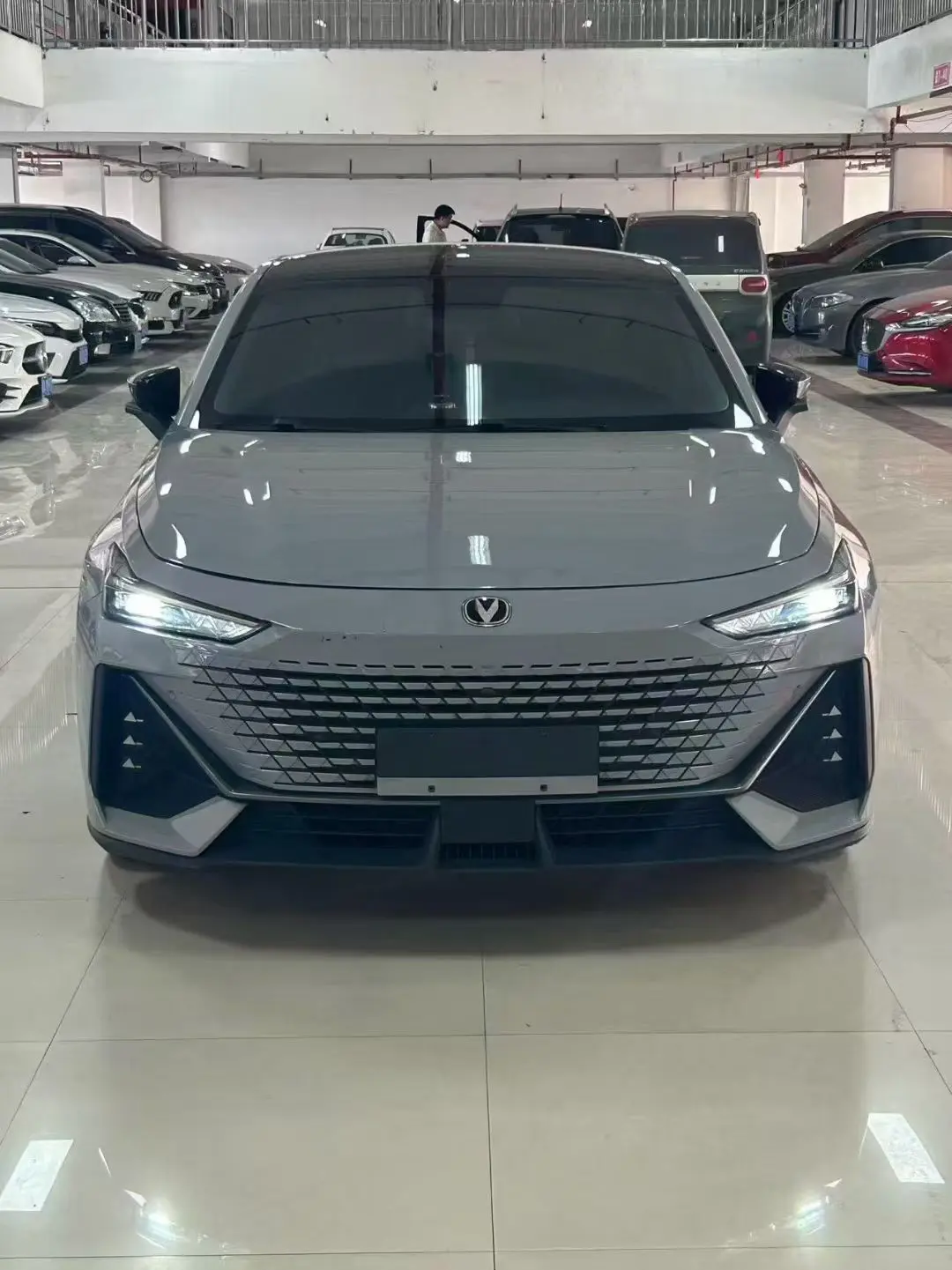 Changan UNI-V  из Китая