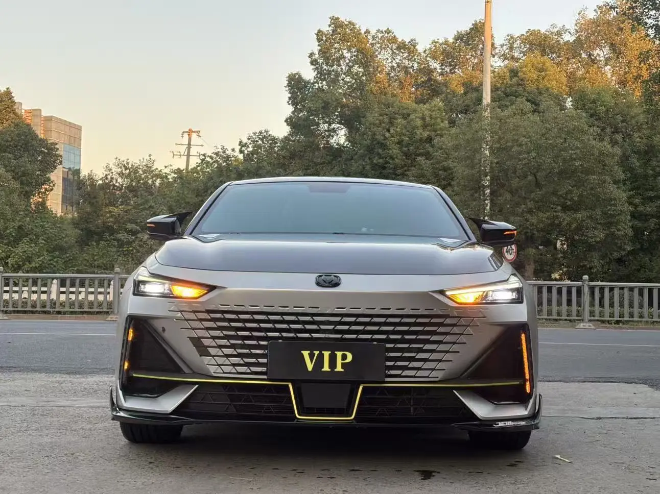 Changan UNI-V  из Китая