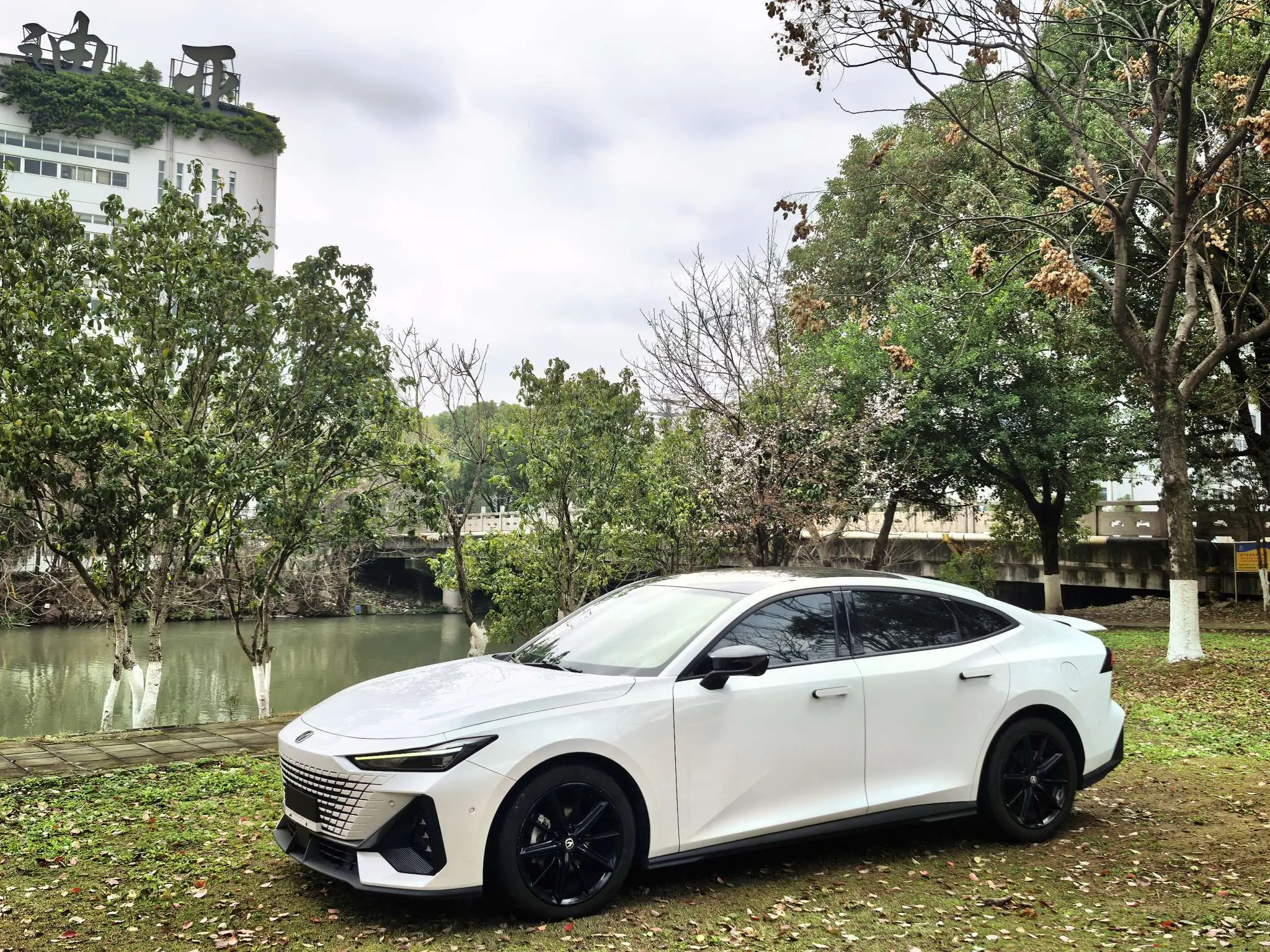 Changan UNI-V  из Китая