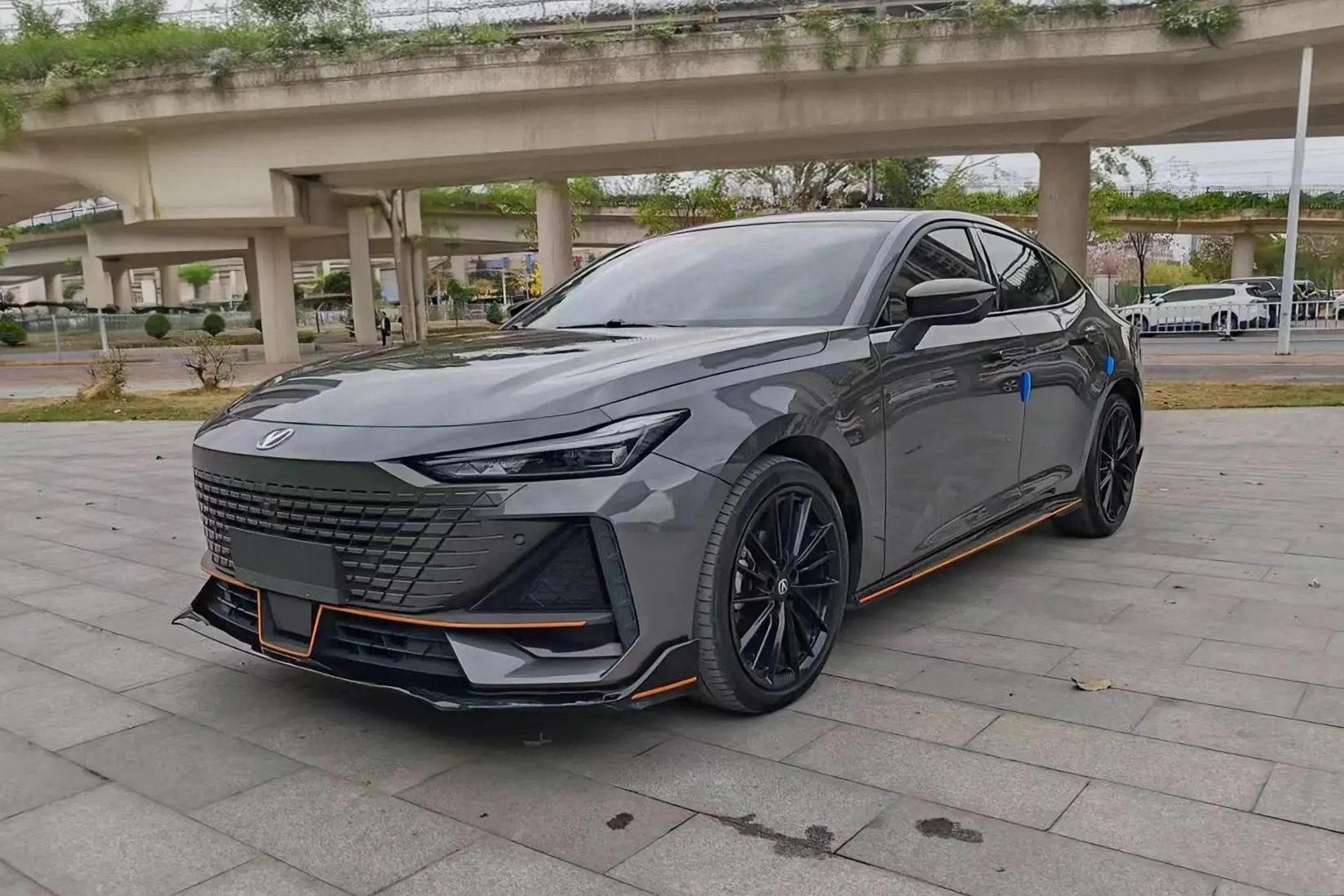 Changan UNI-V  из Китая