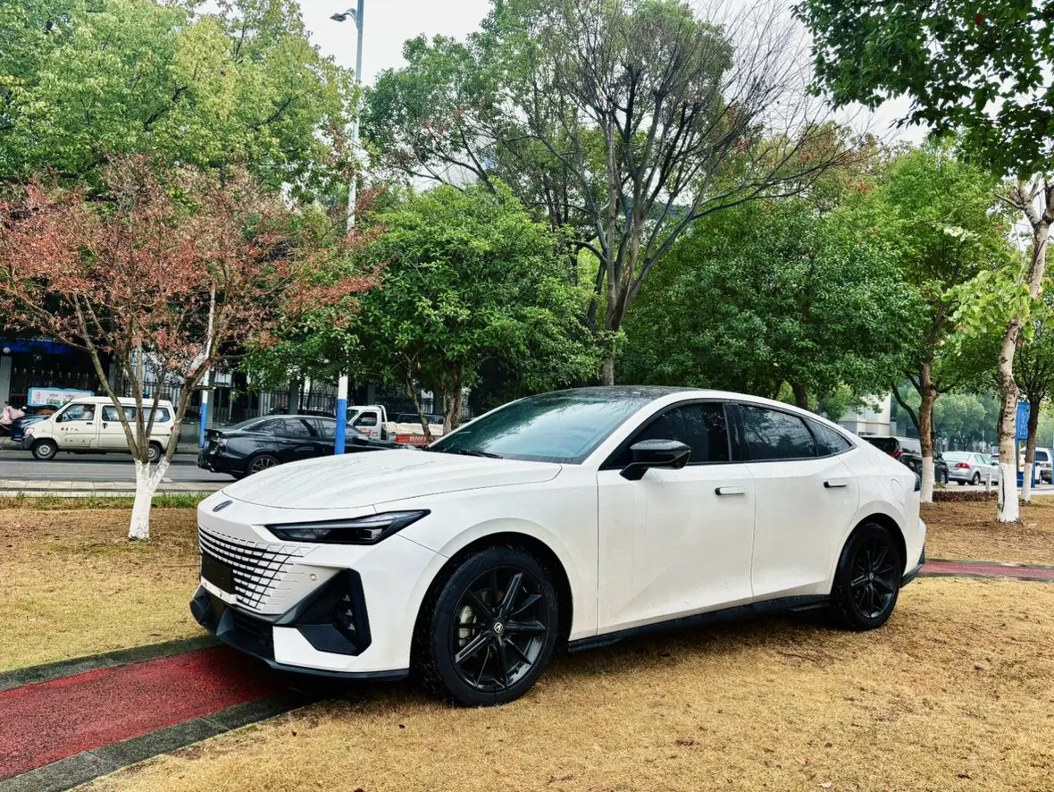 Changan UNI-V  из Китая