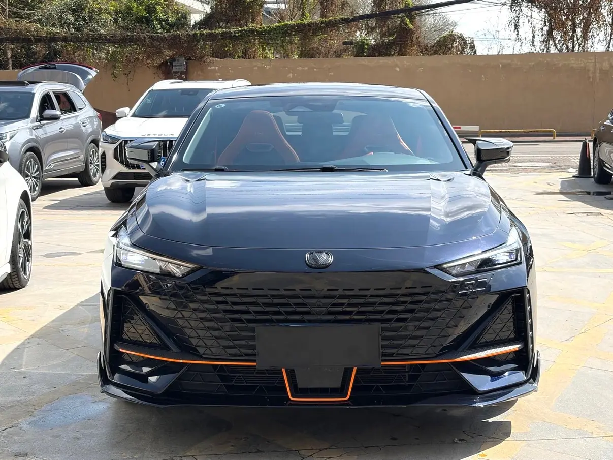 Changan UNI-V  из Китая