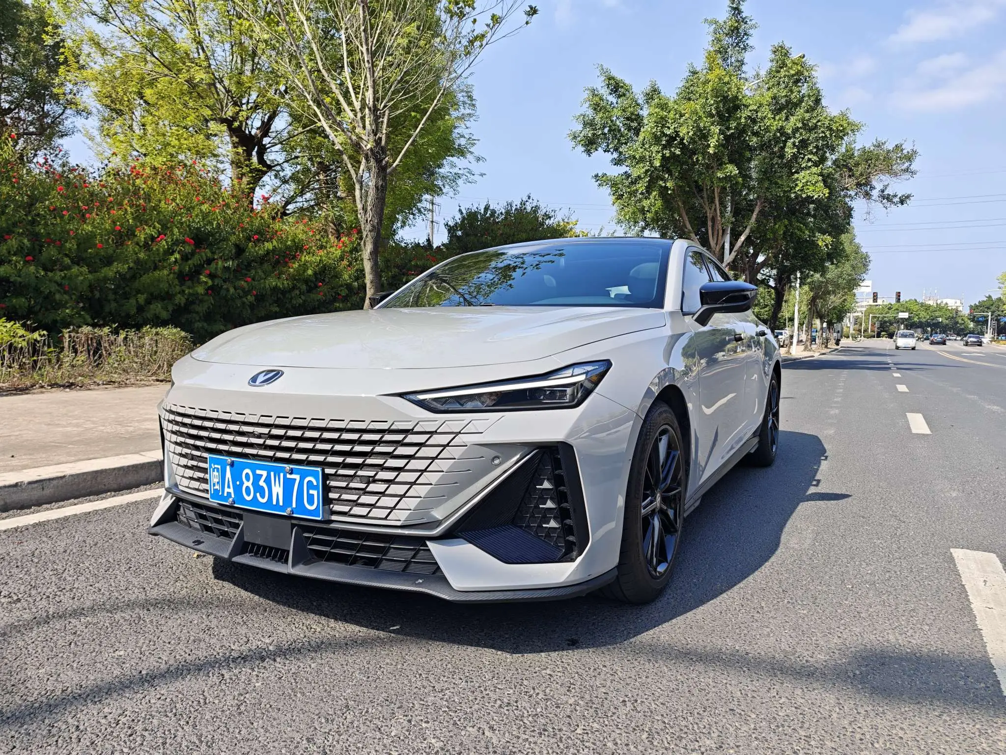 Changan UNI-V  из Китая