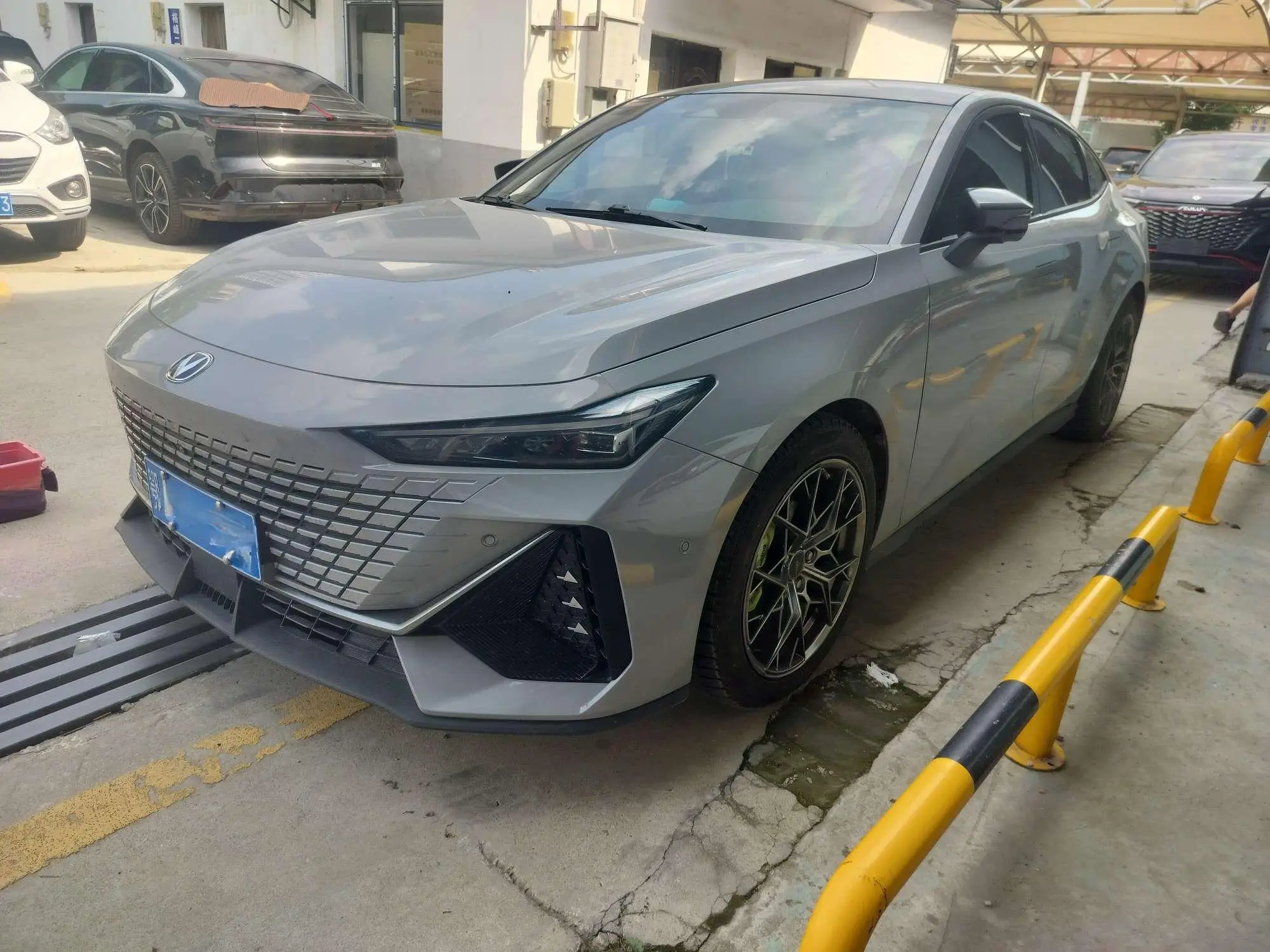 Changan UNI-V  из Китая